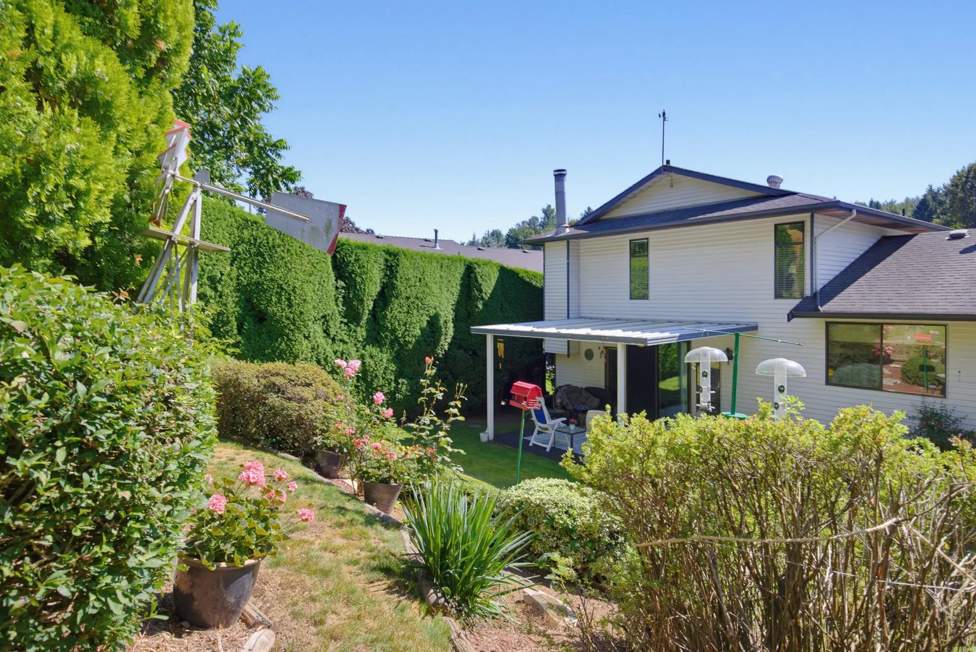 2358 Cameron Crescent