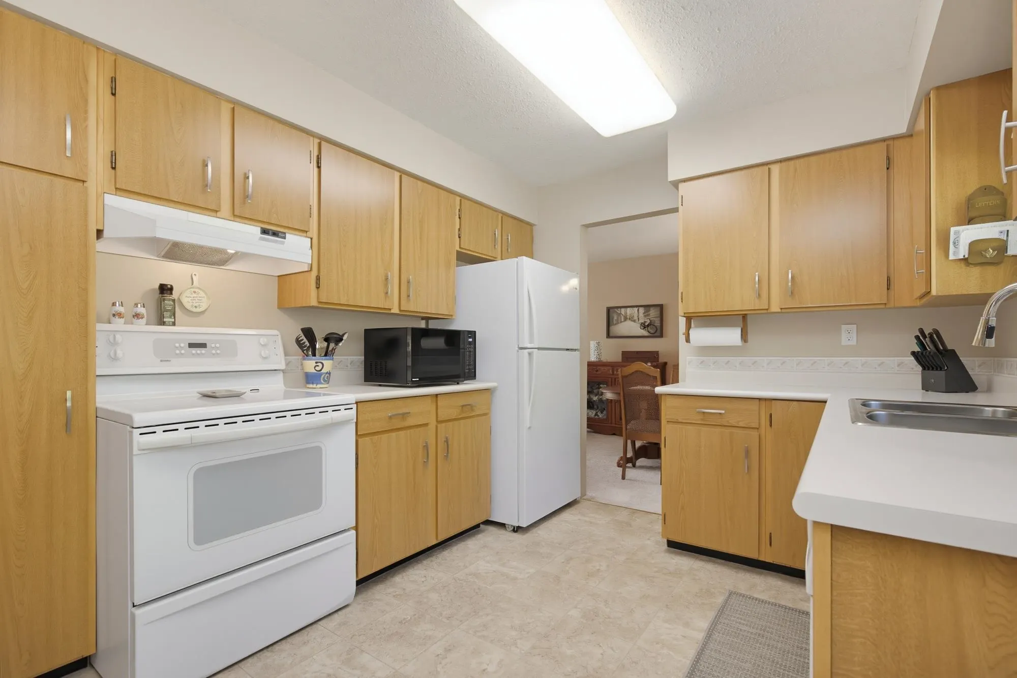 2358 Cameron Crescent