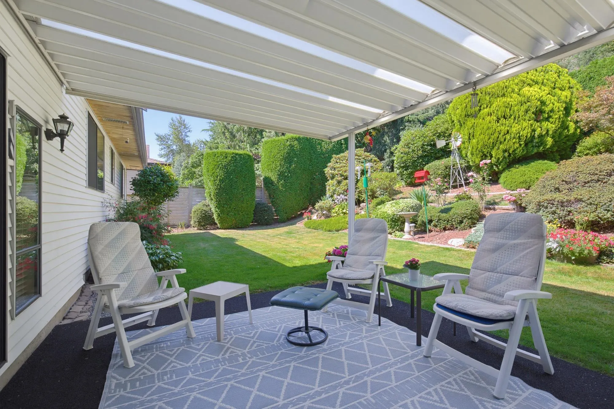 2358 Cameron Crescent