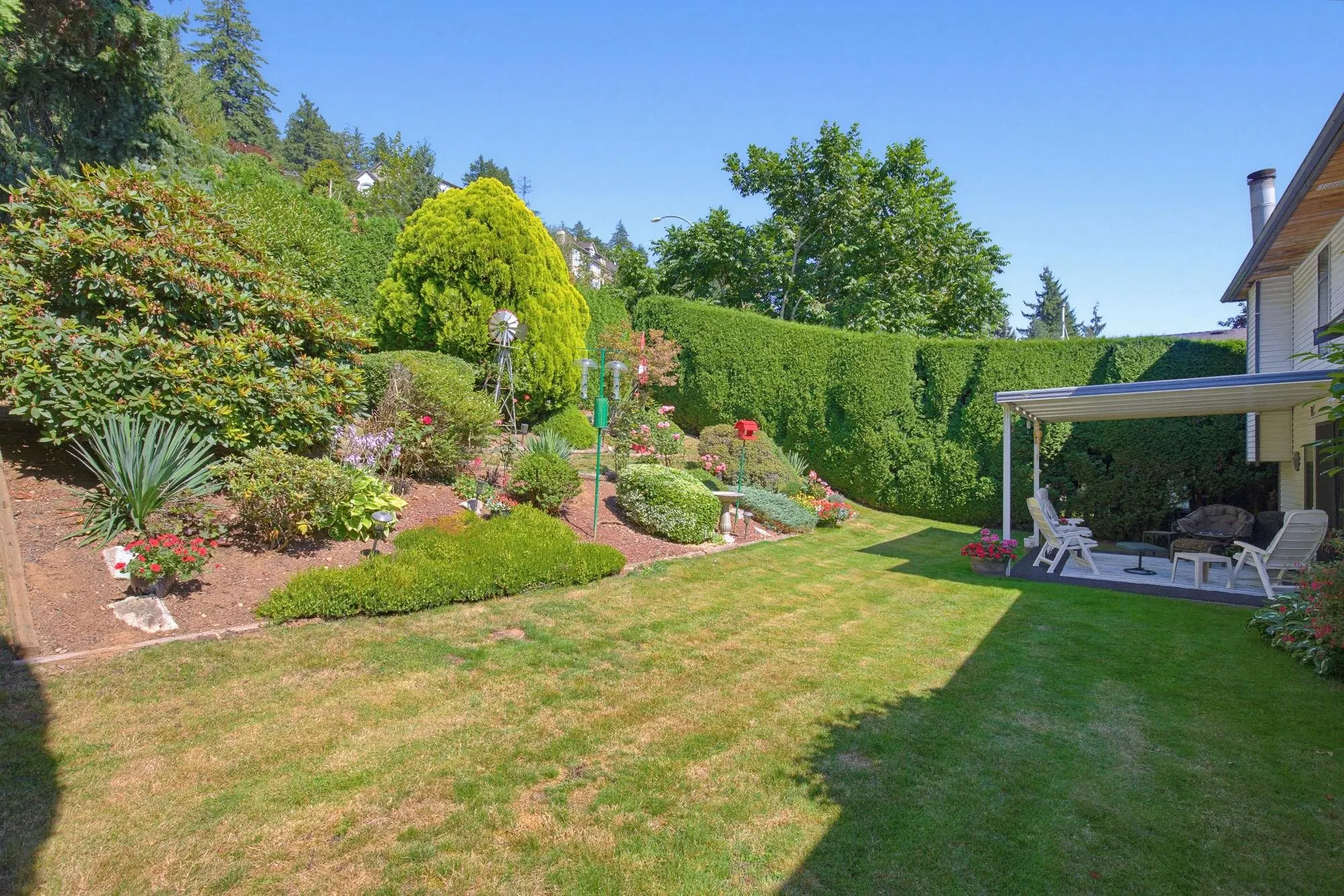 2358 Cameron Crescent