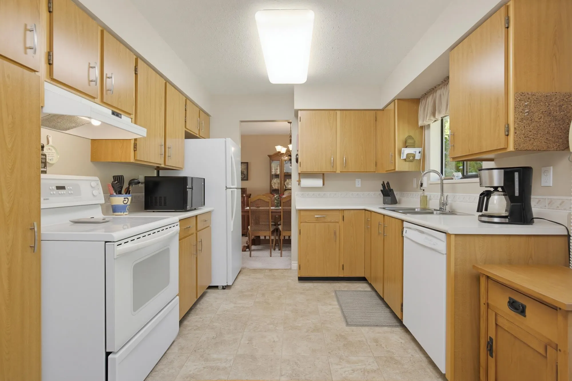 2358 Cameron Crescent