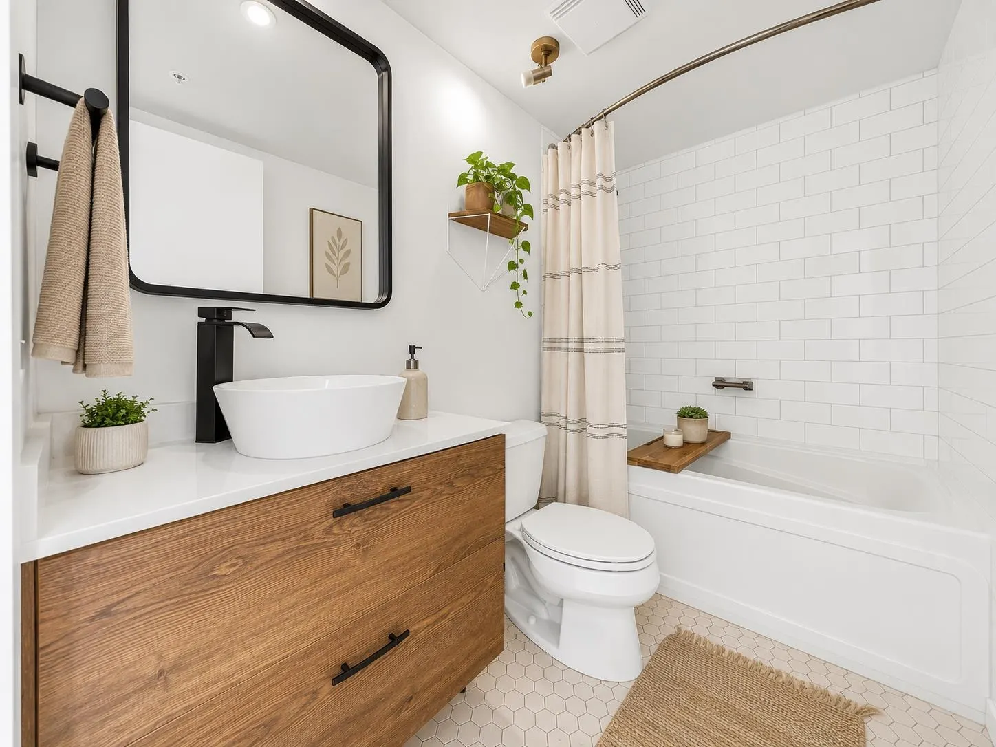 1200 W Georgia Street #3206