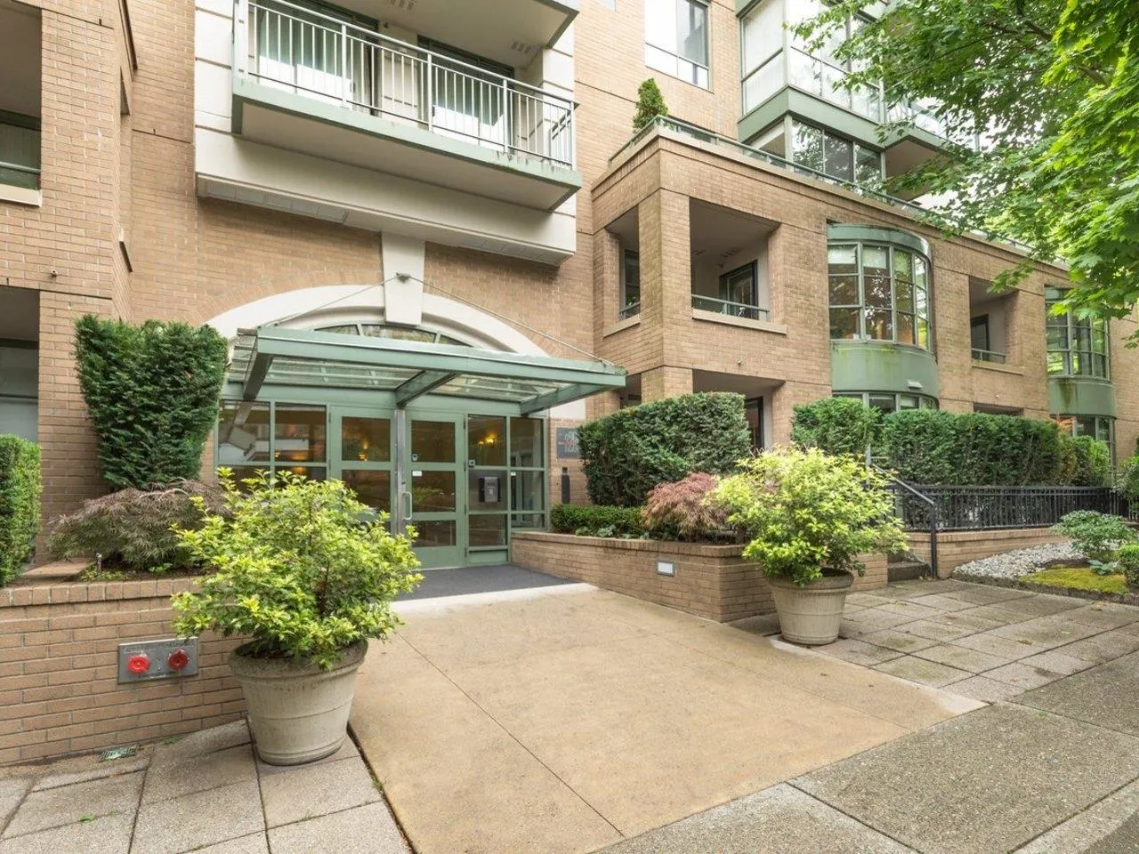 2288 Pine Street #701
