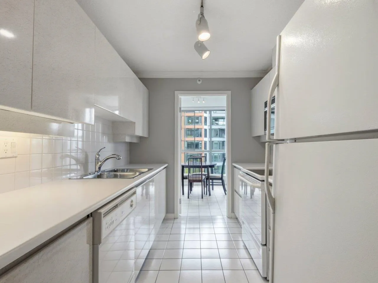 2288 Pine Street #701