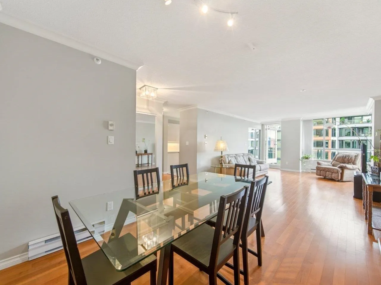 2288 Pine Street #701