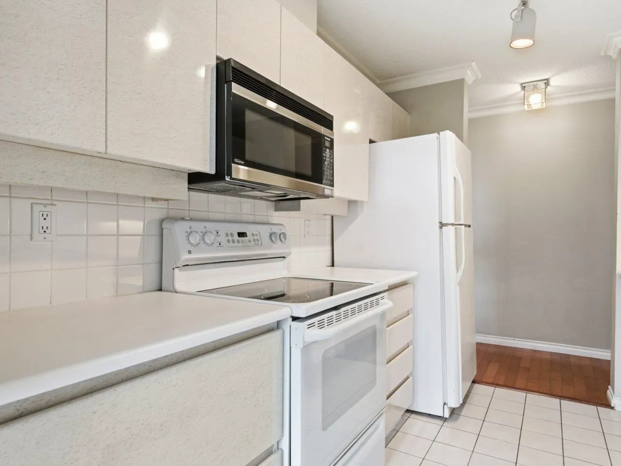 2288 Pine Street #701