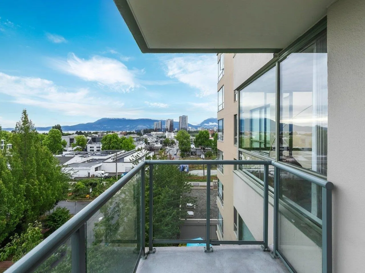 2288 Pine Street #701