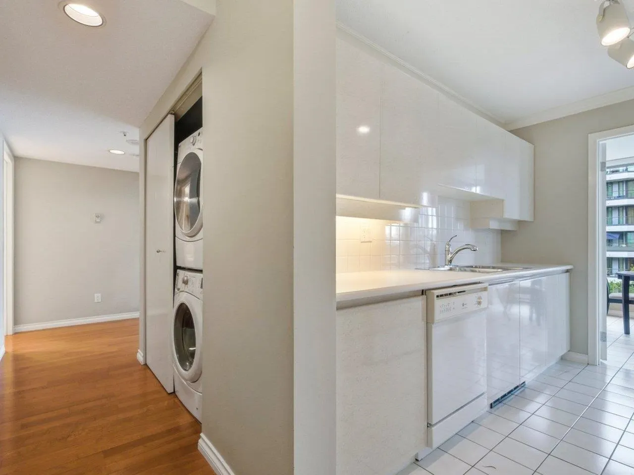 2288 Pine Street #701