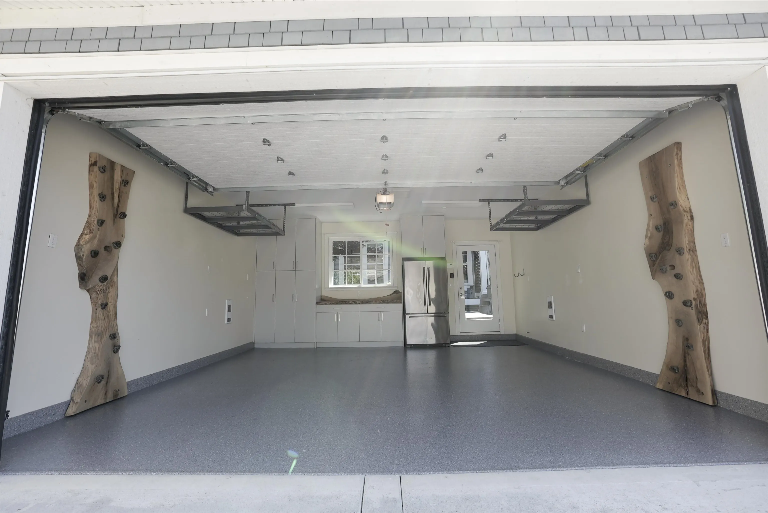 12951 15a Avenue