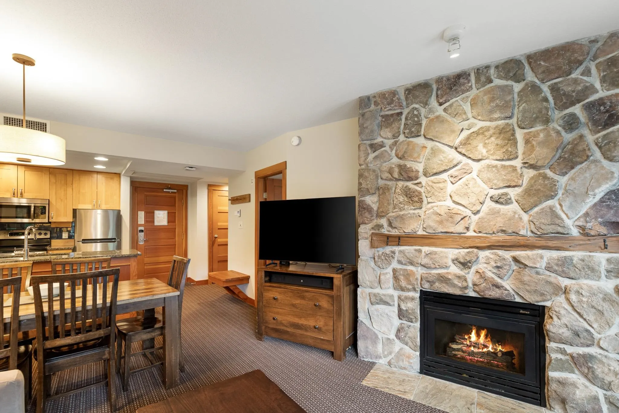 2036 London Lane #323C