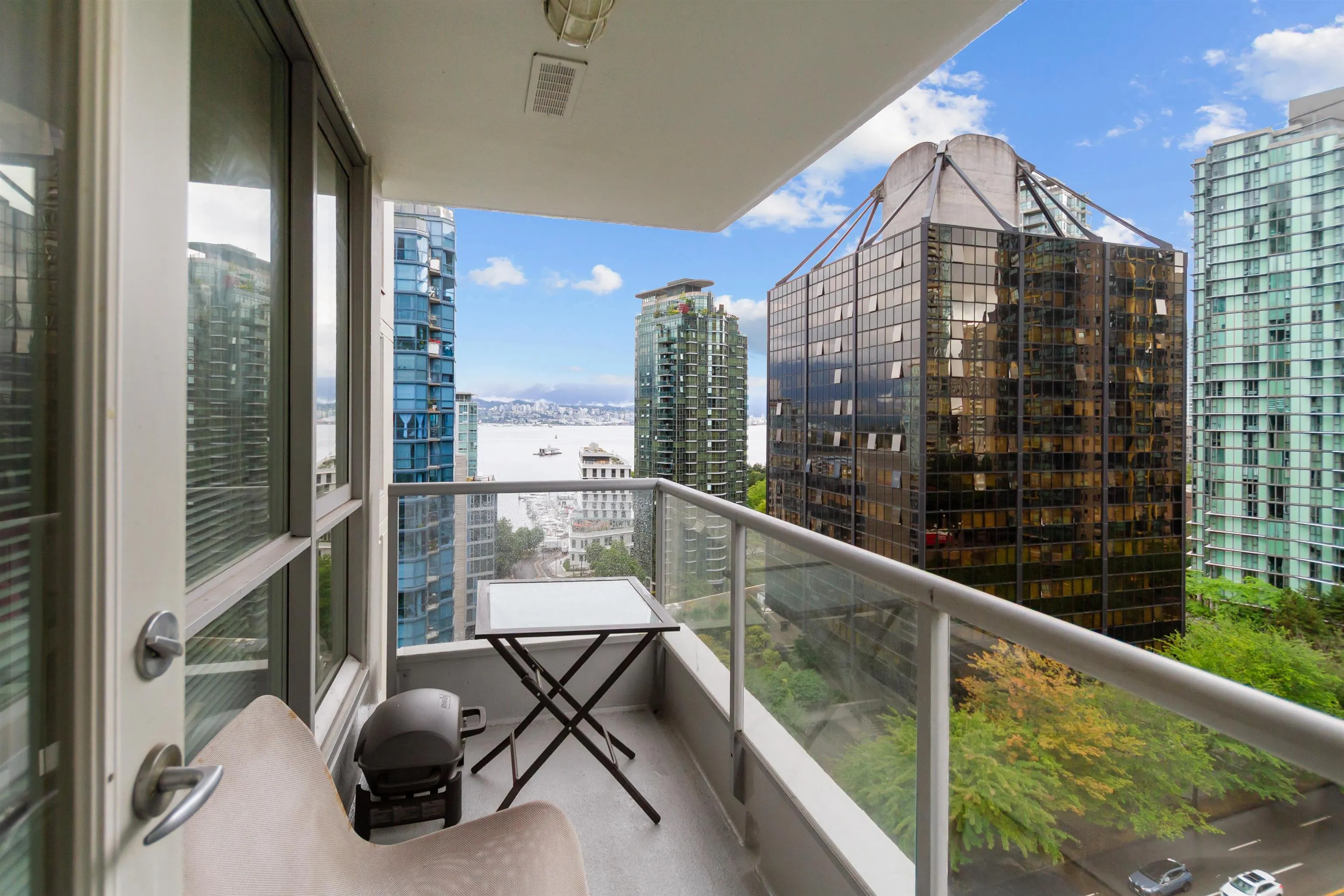 1420 W Georgia Street #1401
