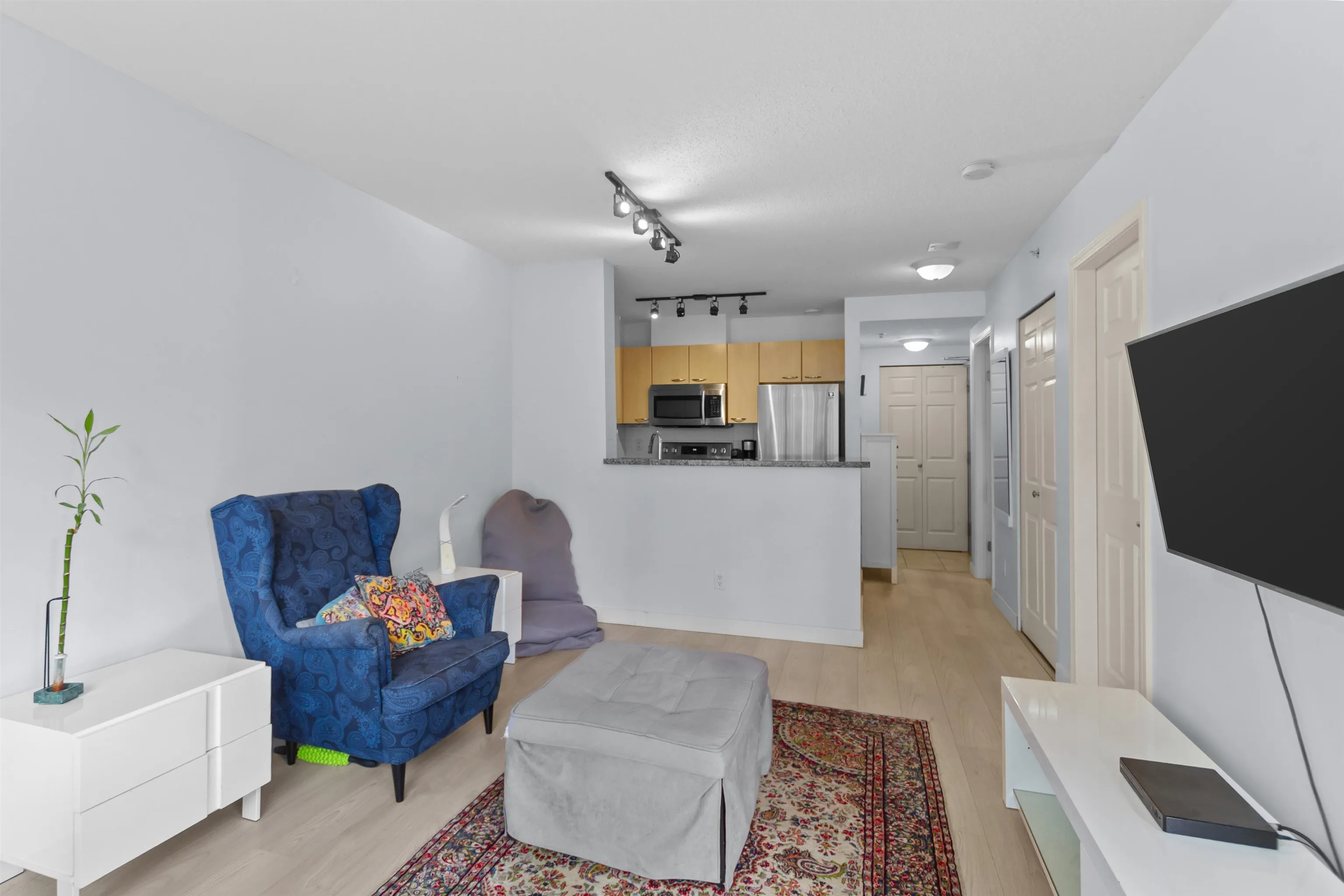 1420 W Georgia Street #1401