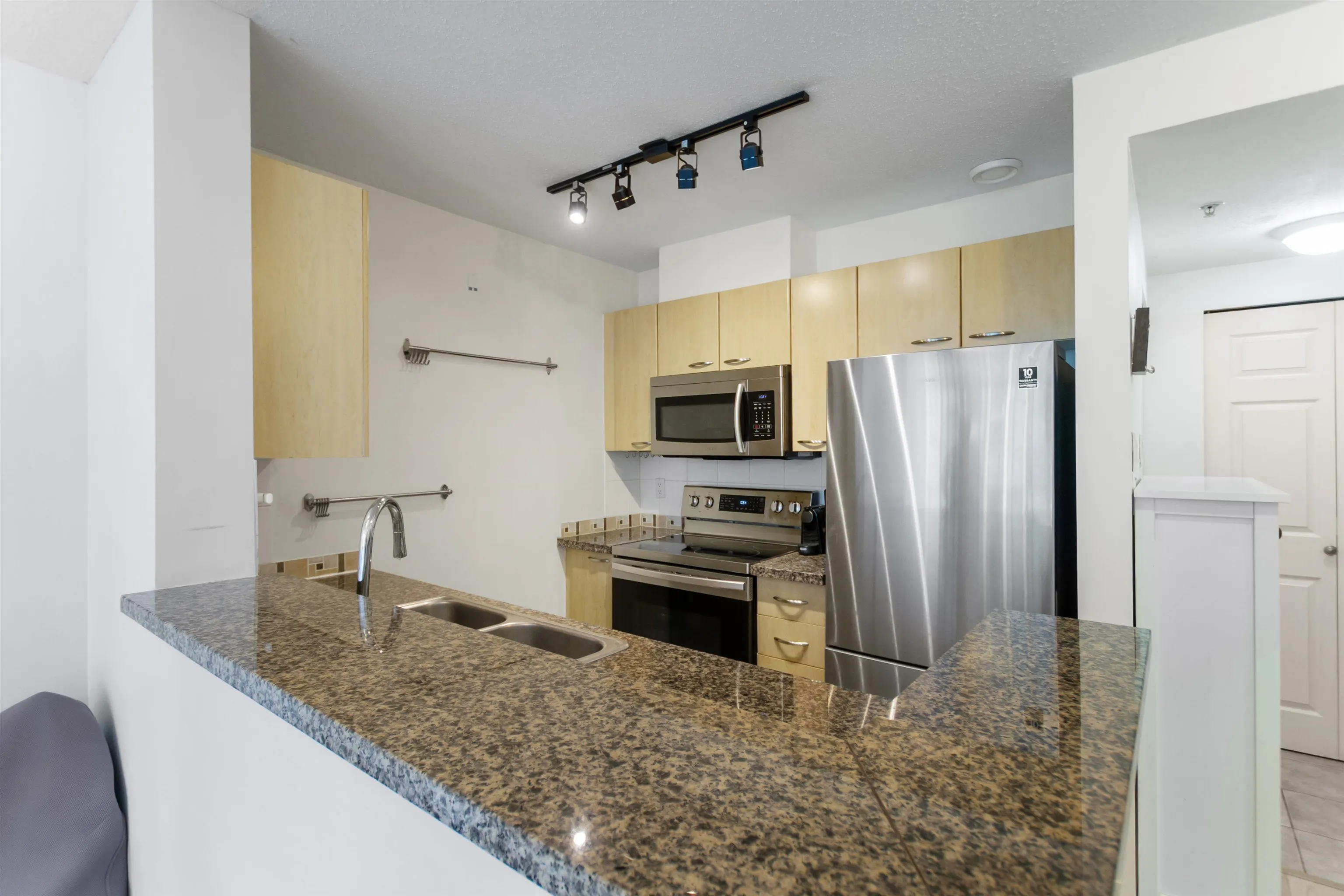 1420 W Georgia Street #1401