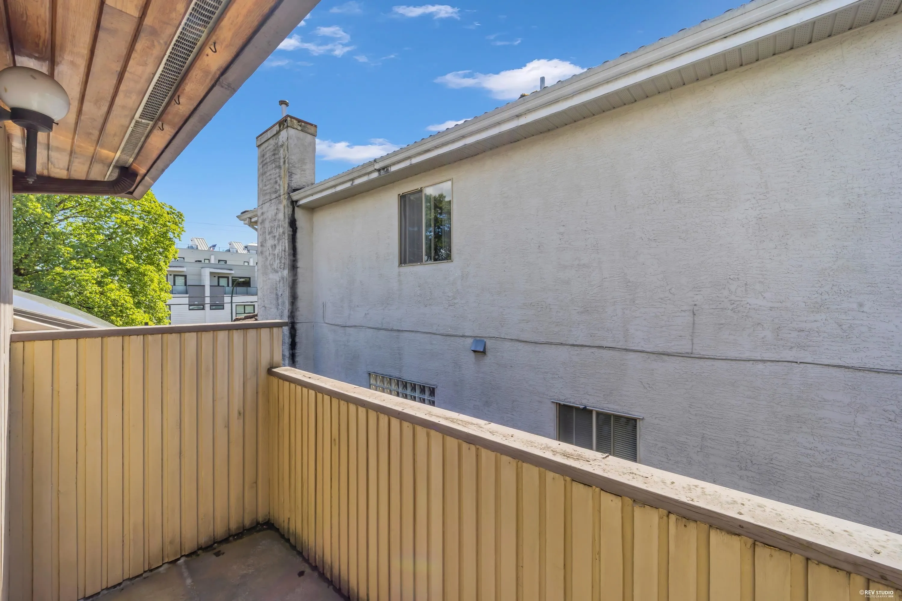 137 W Woodstock Avenue