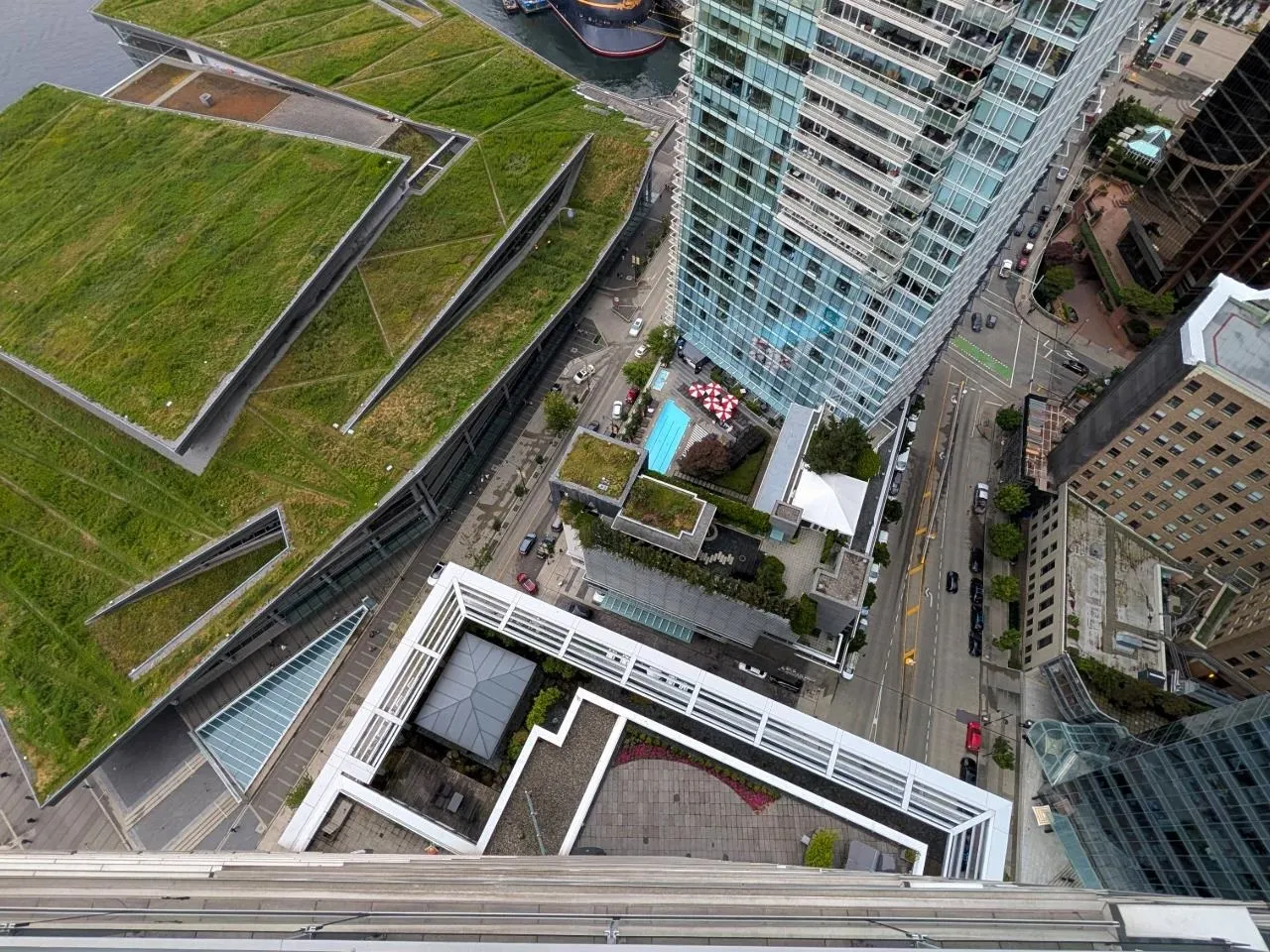 1077 W Cordova Street #3404