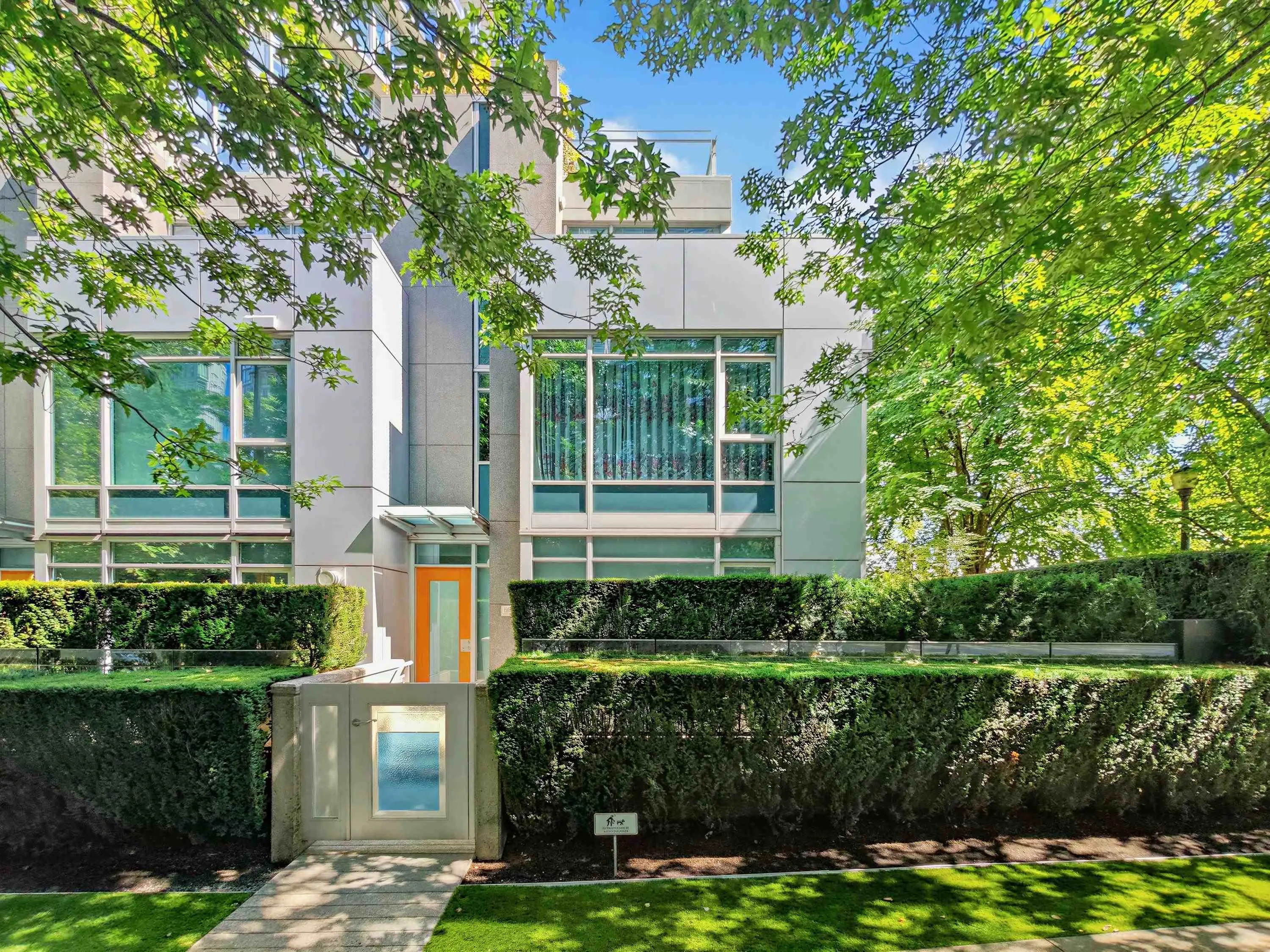 1211 W Cordova Street