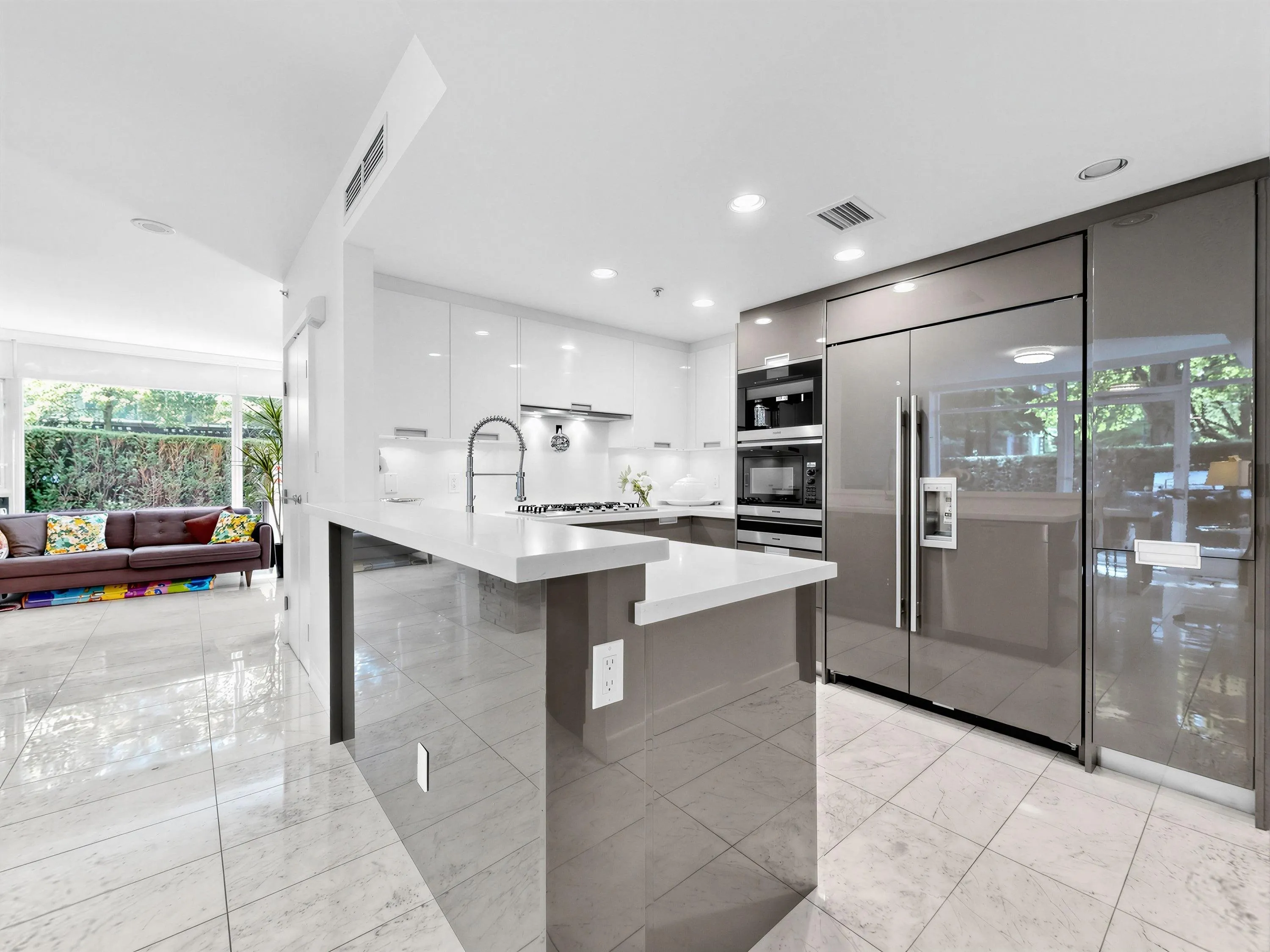 1211 W Cordova Street