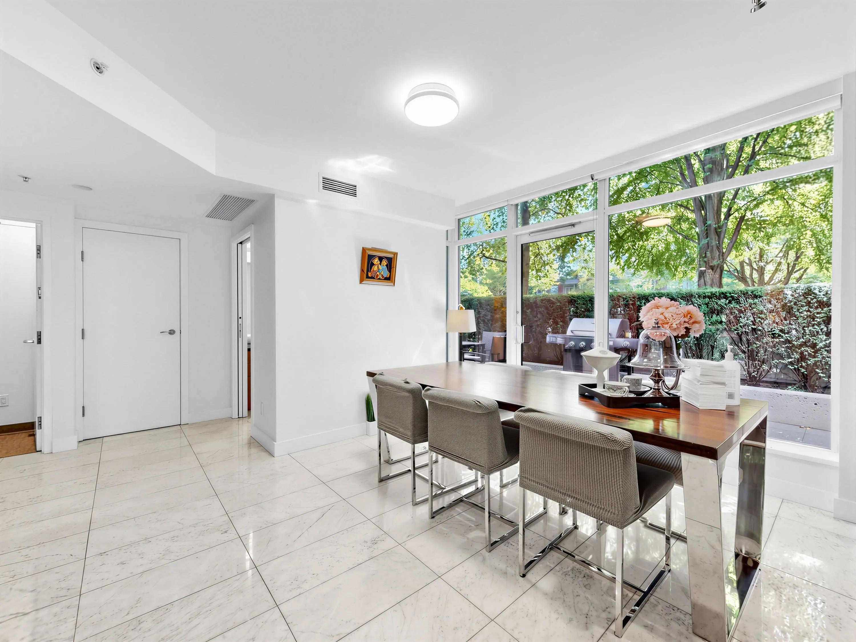 1211 W Cordova Street