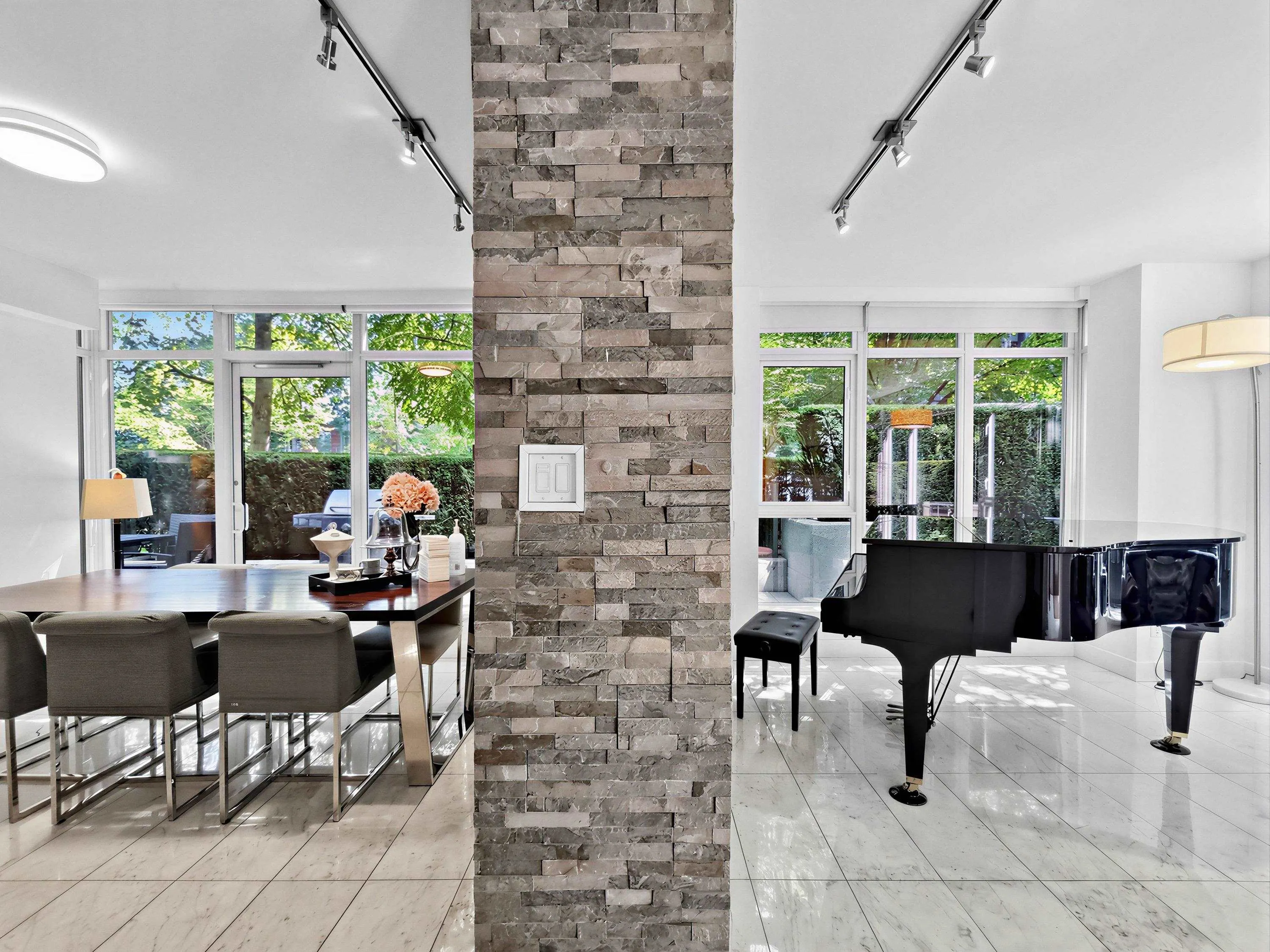 1211 W Cordova Street