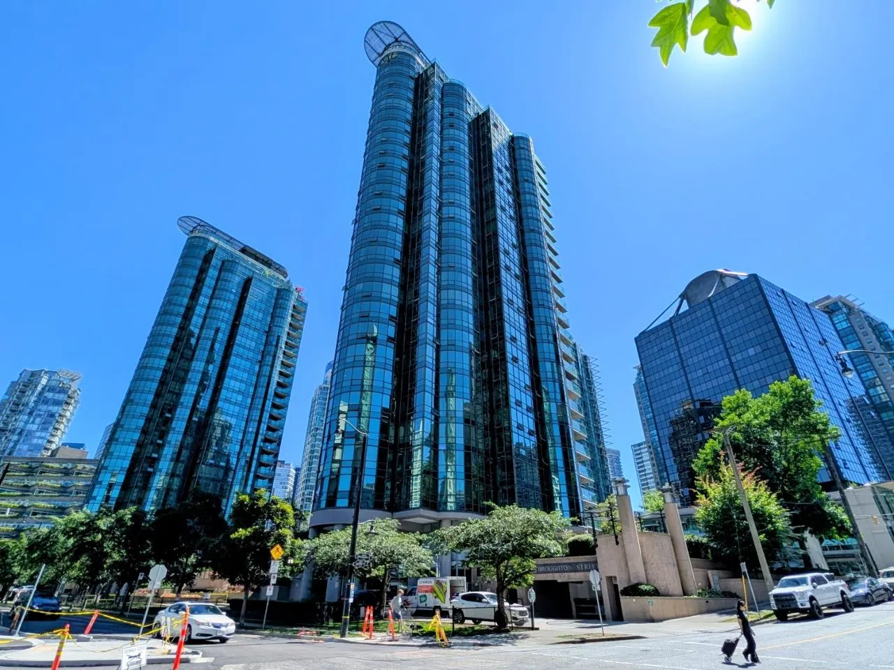 588 Broughton Street #202