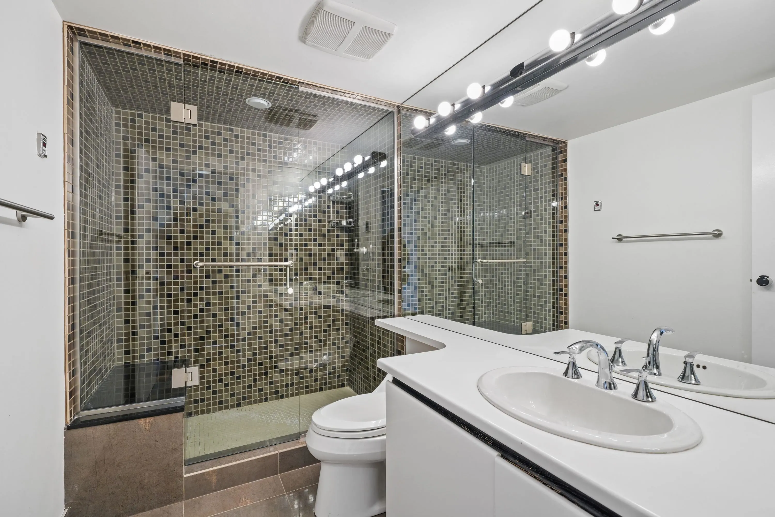 1600 Howe Street #205