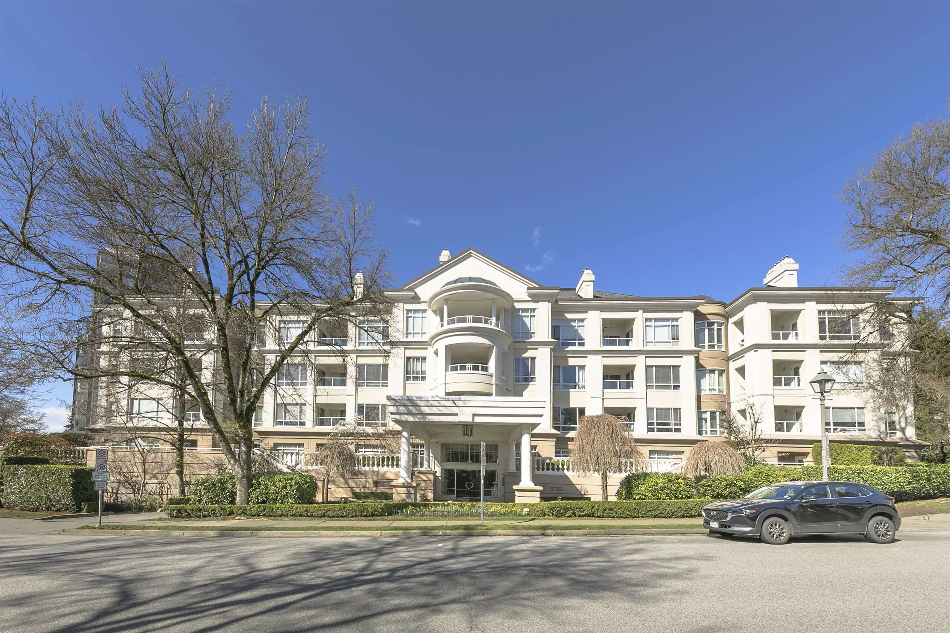 5735 Hampton Place #105