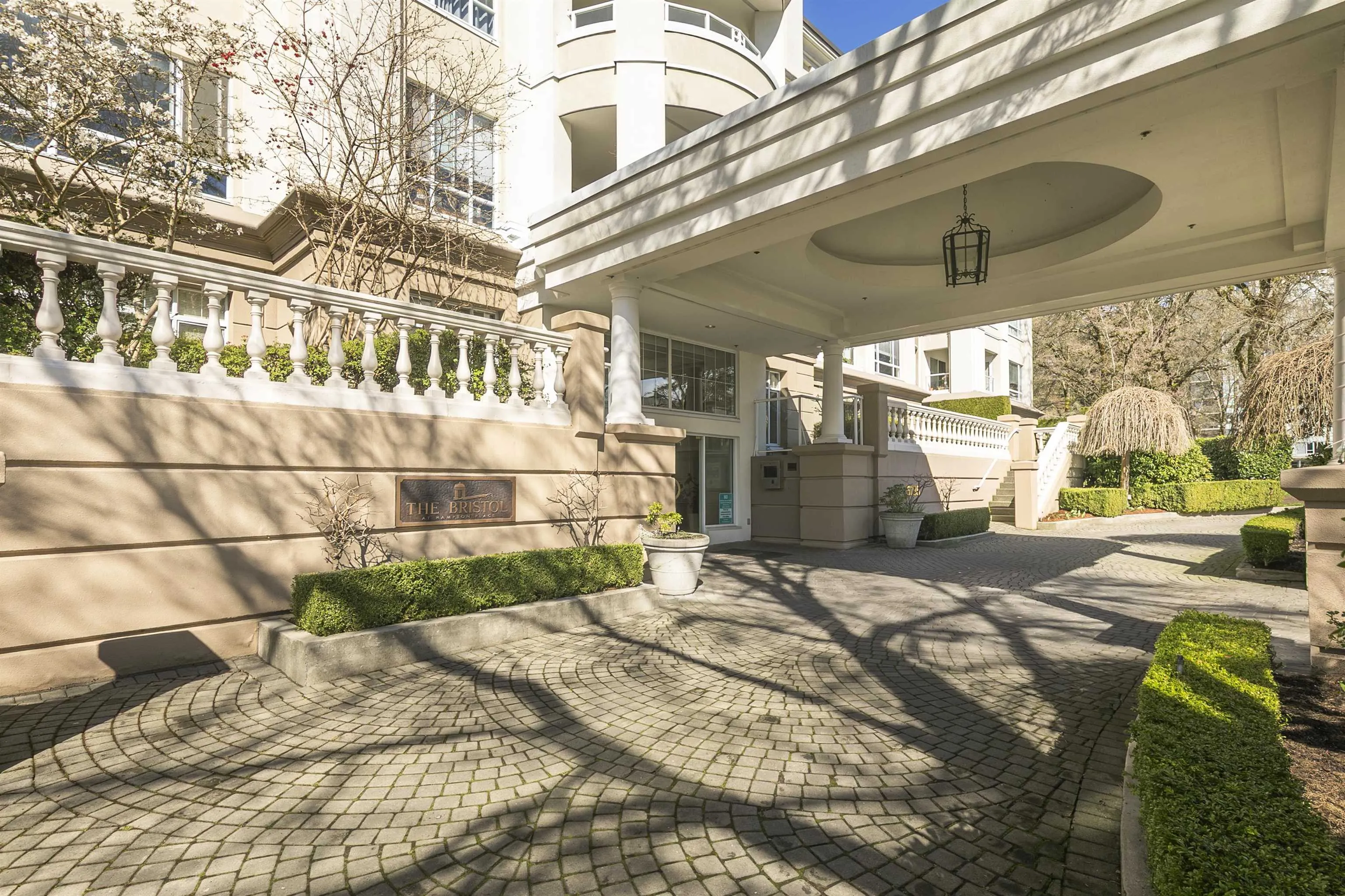 5735 Hampton Place #105