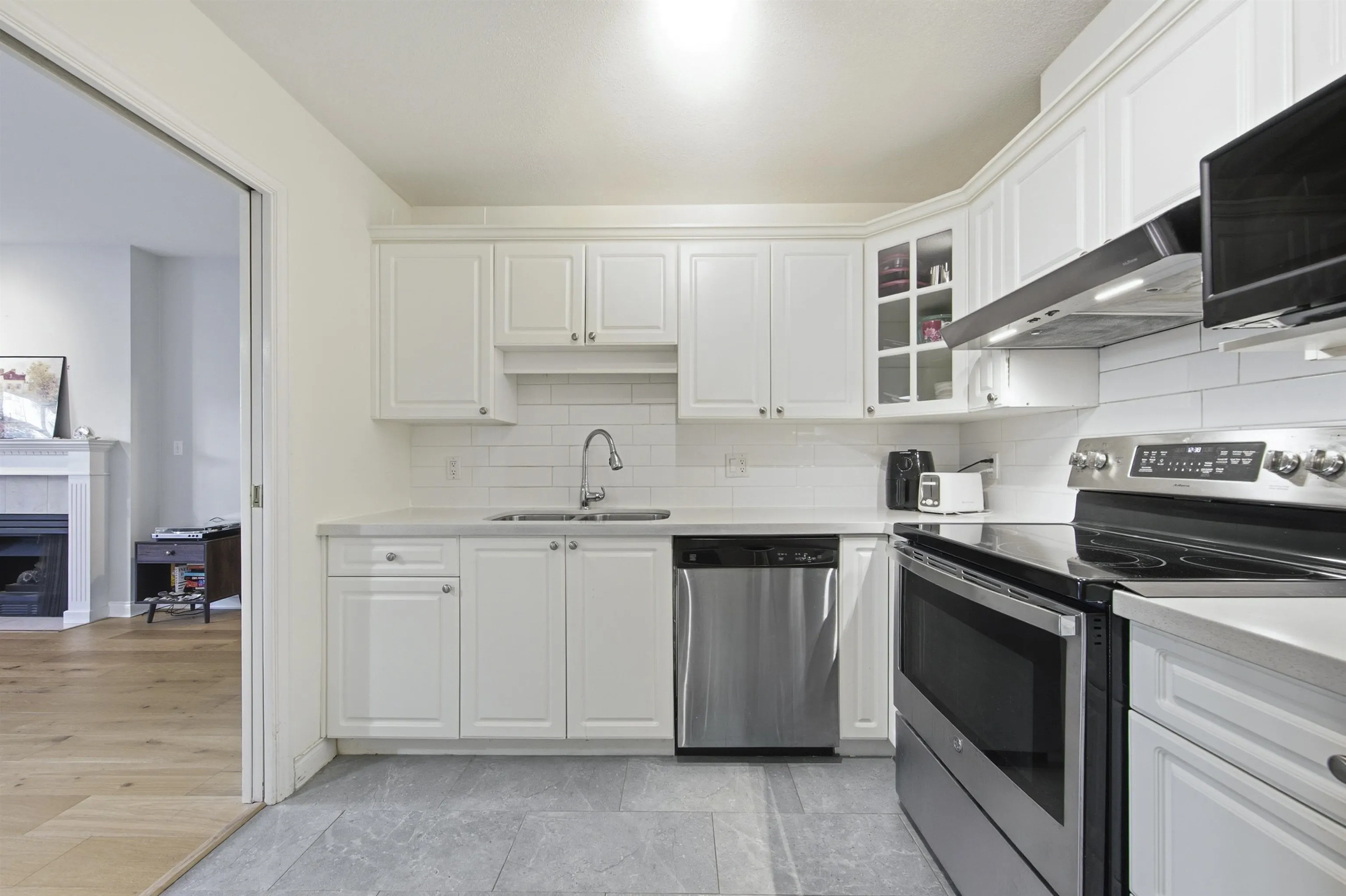 5735 Hampton Place #105
