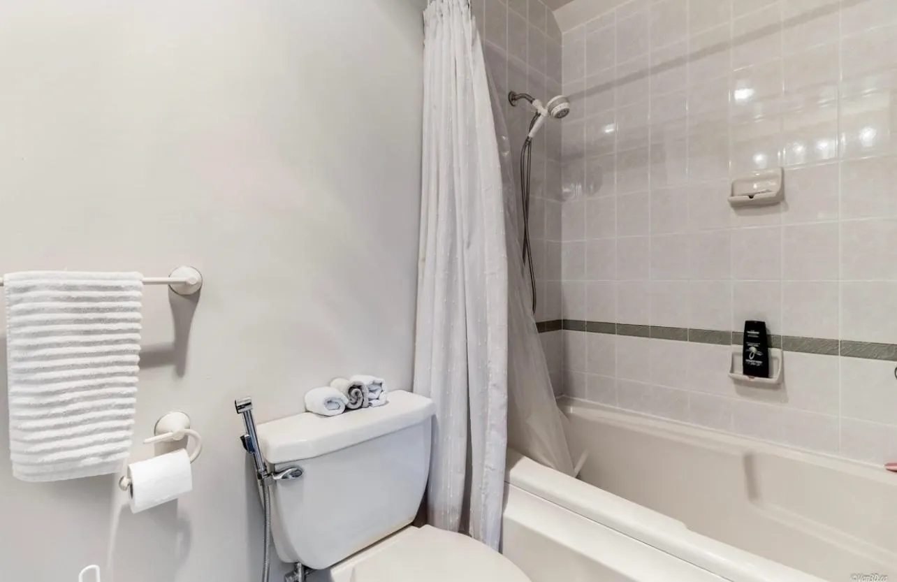 3188 Camosun Street #204