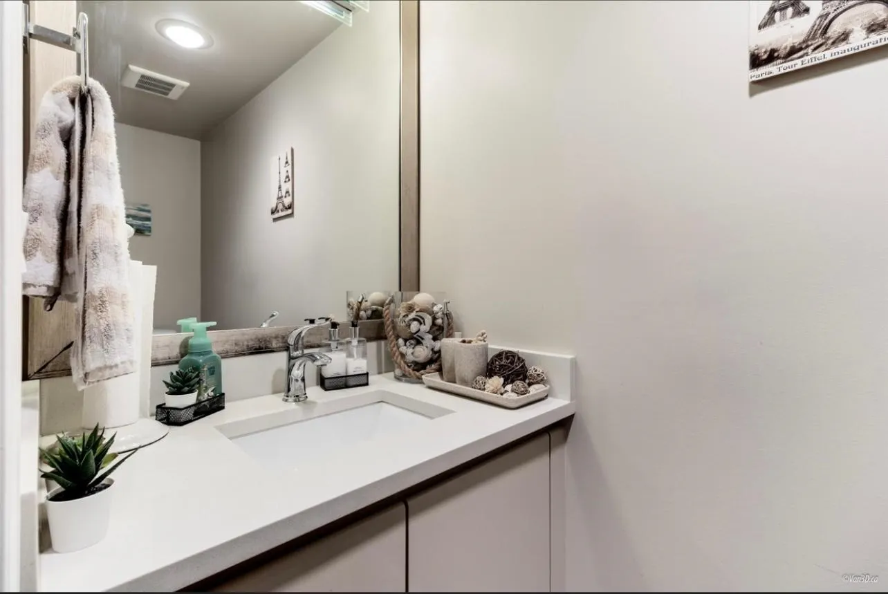 3188 Camosun Street #204