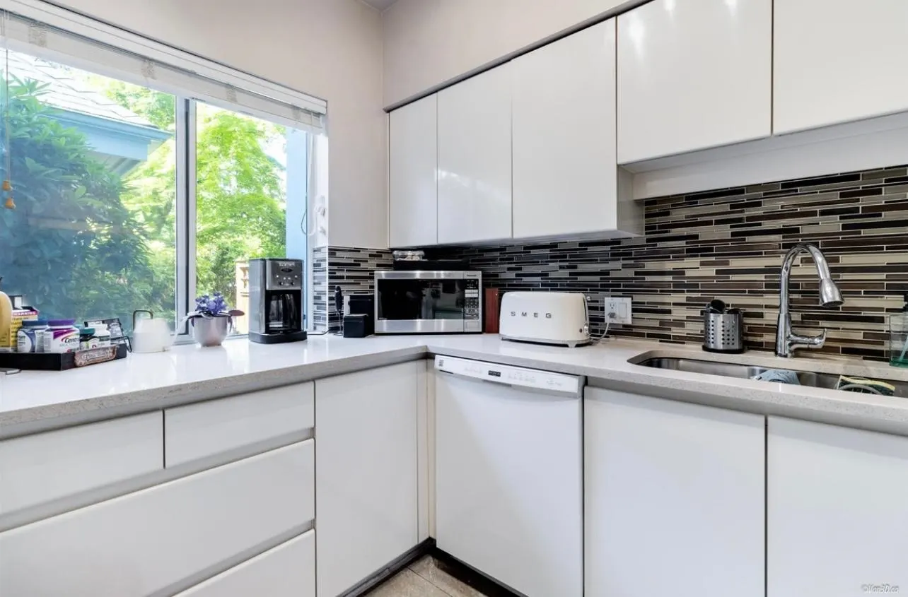 3188 Camosun Street #204