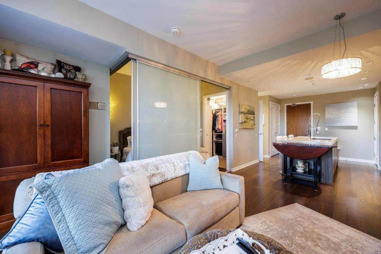 1616 Columbia Street #208