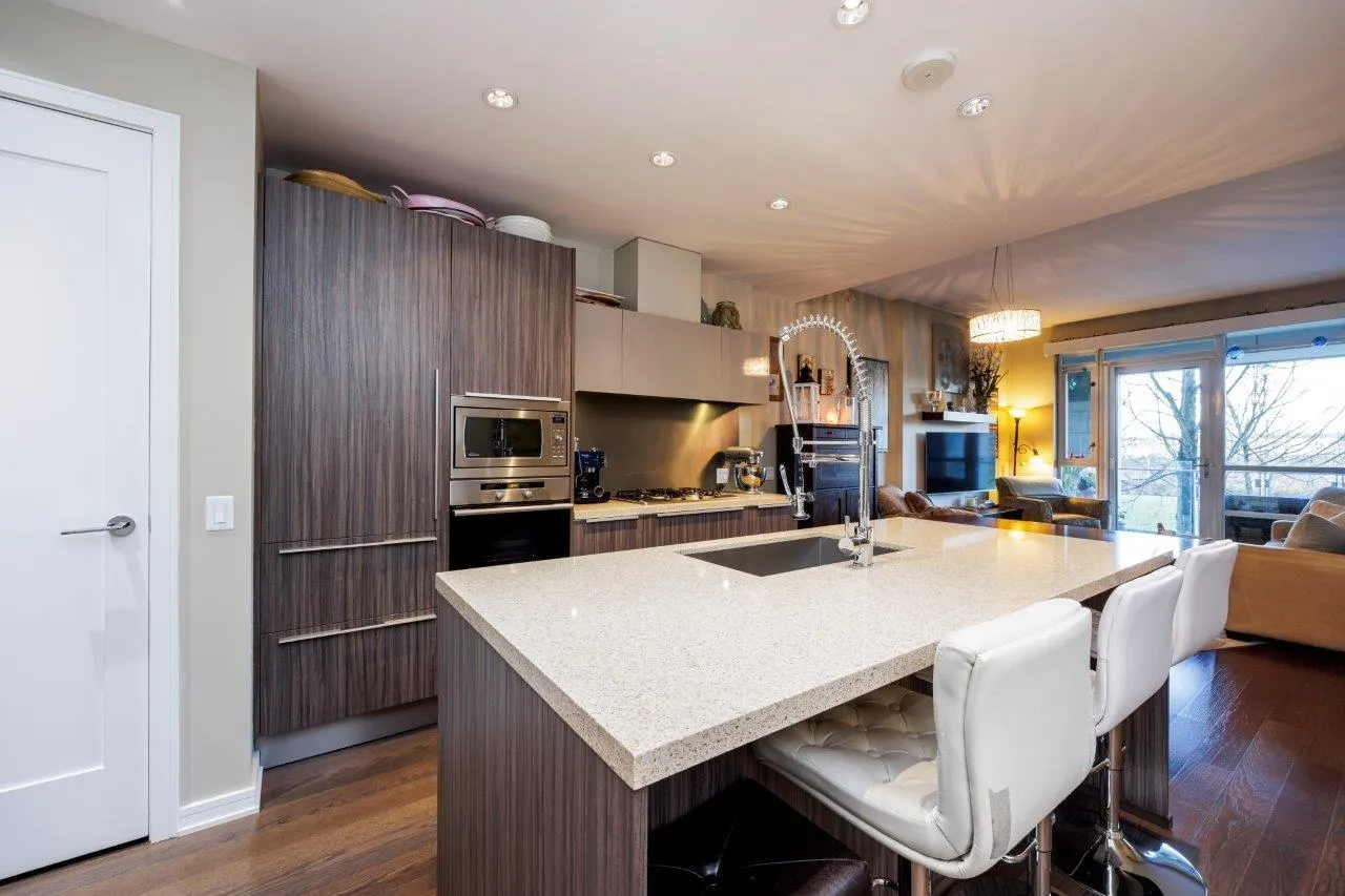 1616 Columbia Street #208