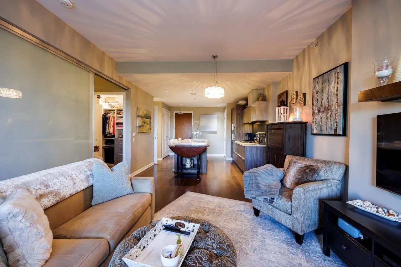 1616 Columbia Street #208