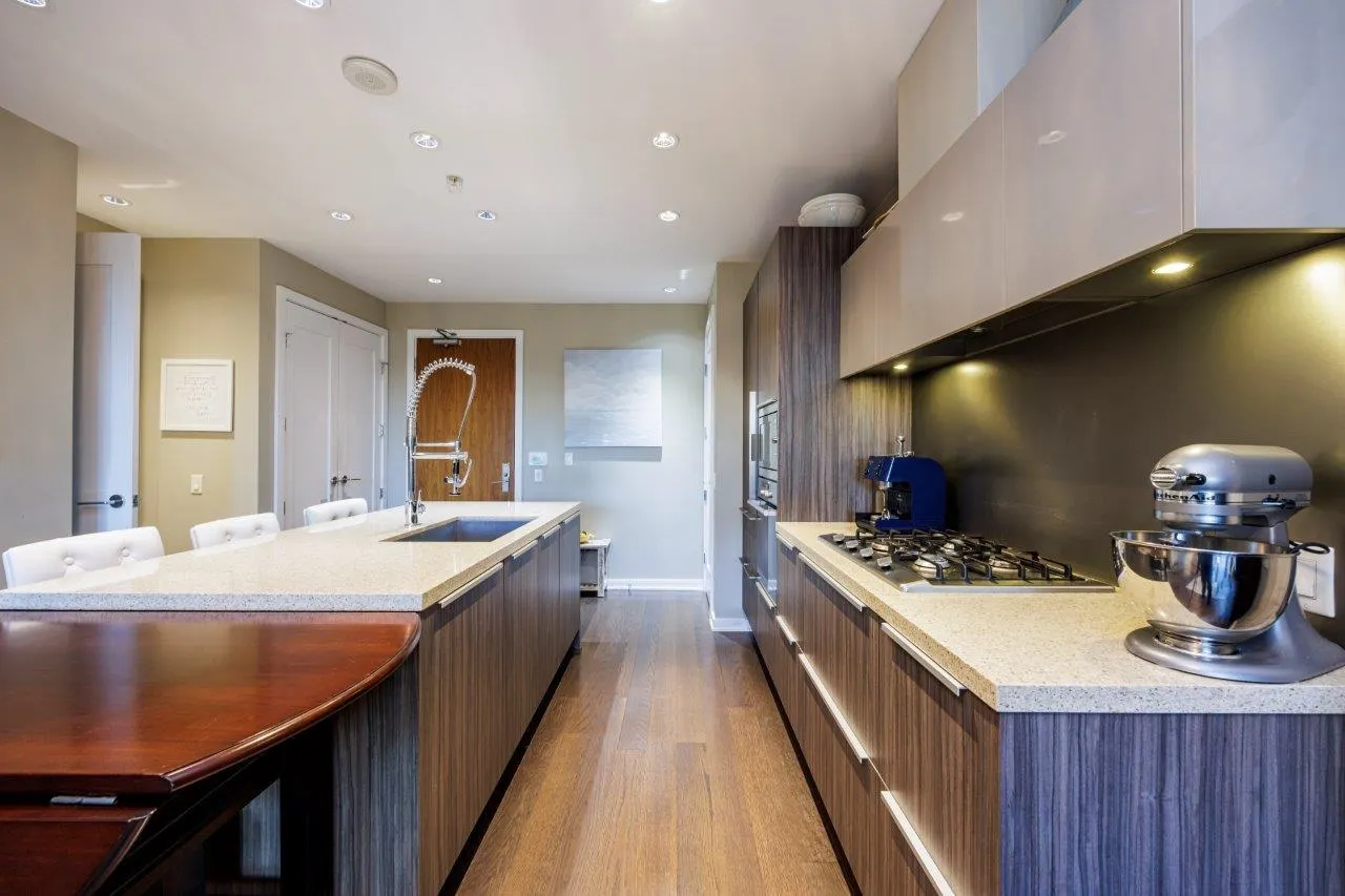 1616 Columbia Street #208