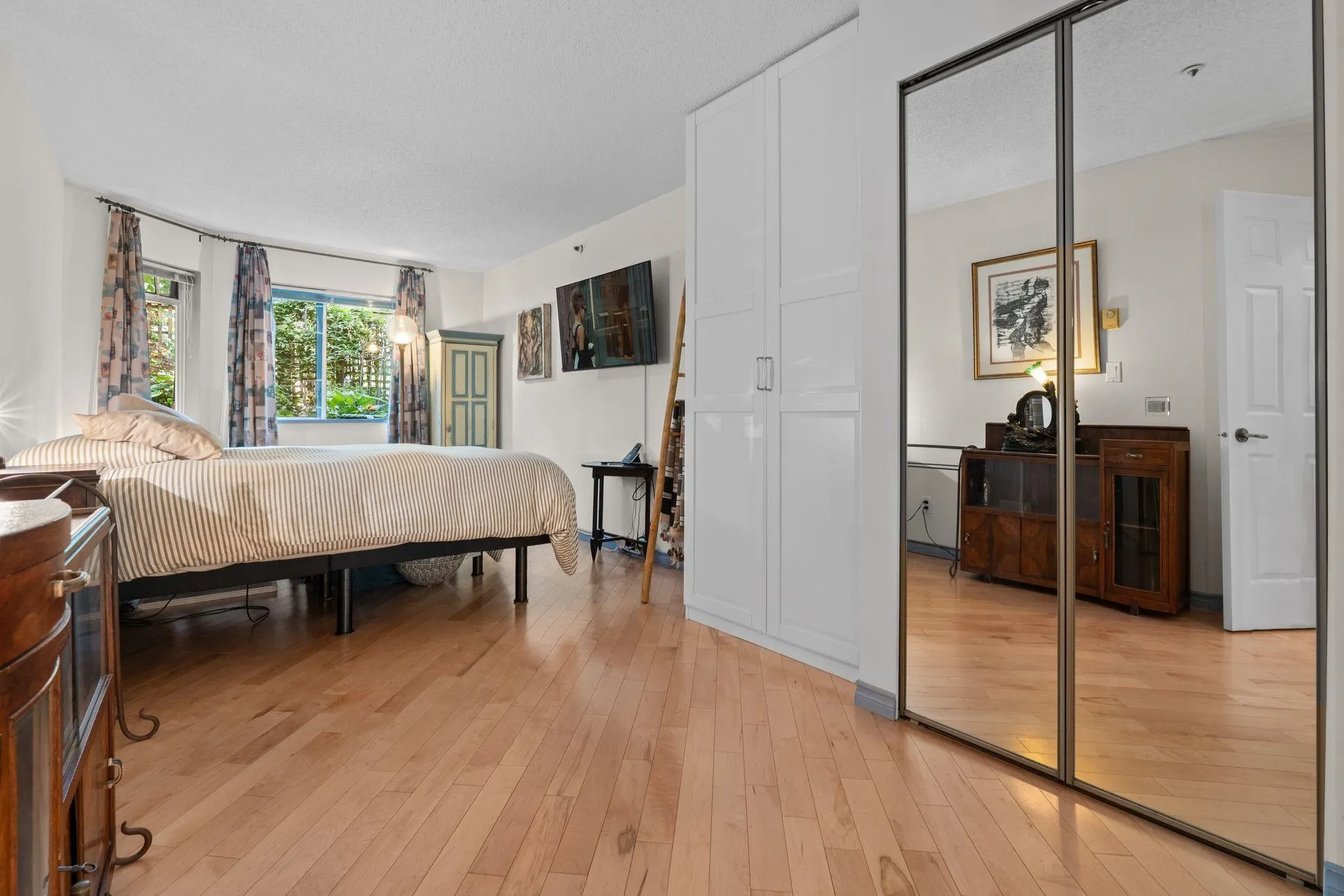 1147 Nelson Street #106