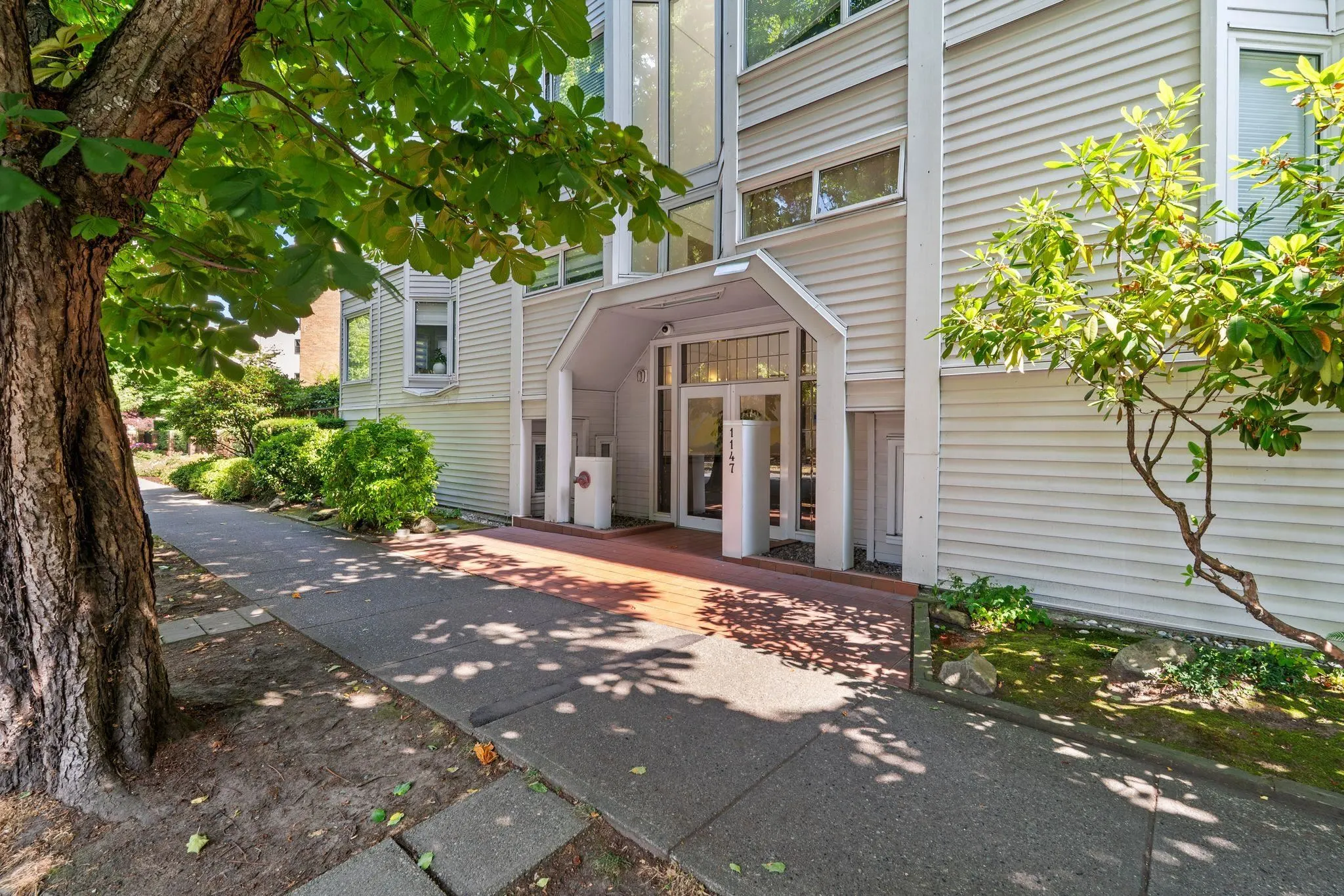 1147 Nelson Street #106