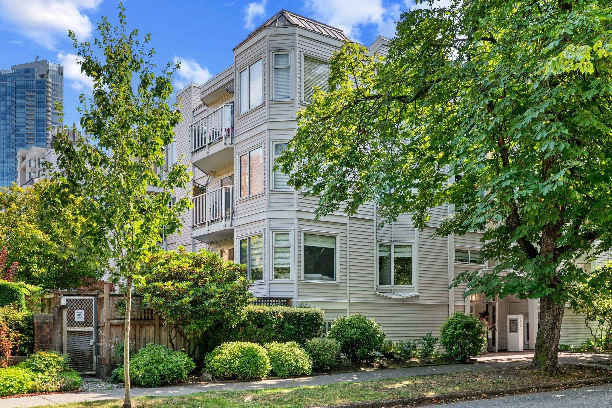 1147 Nelson Street #106