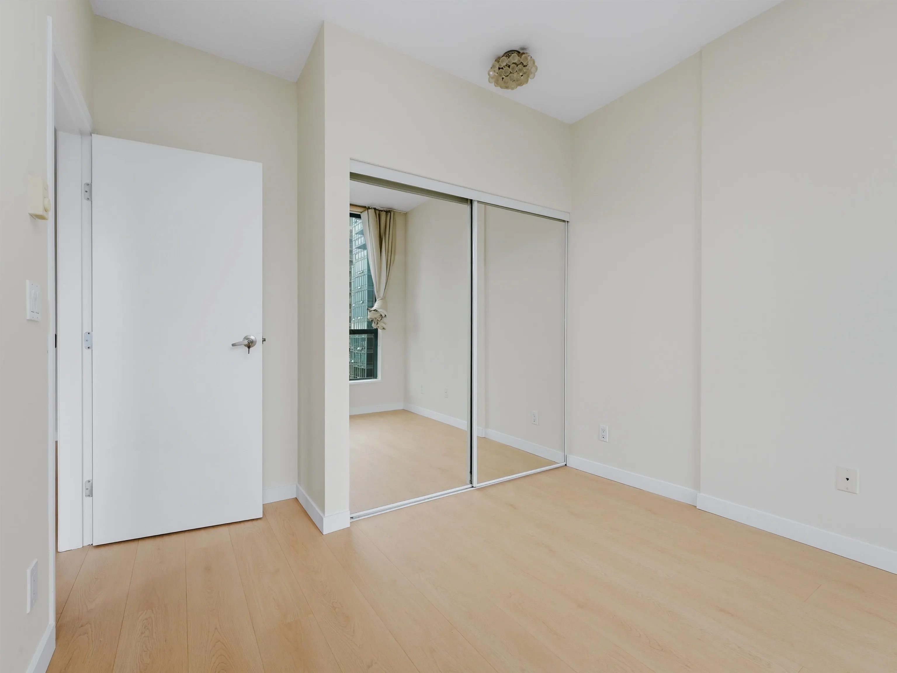 1239 W Georgia Street #2304