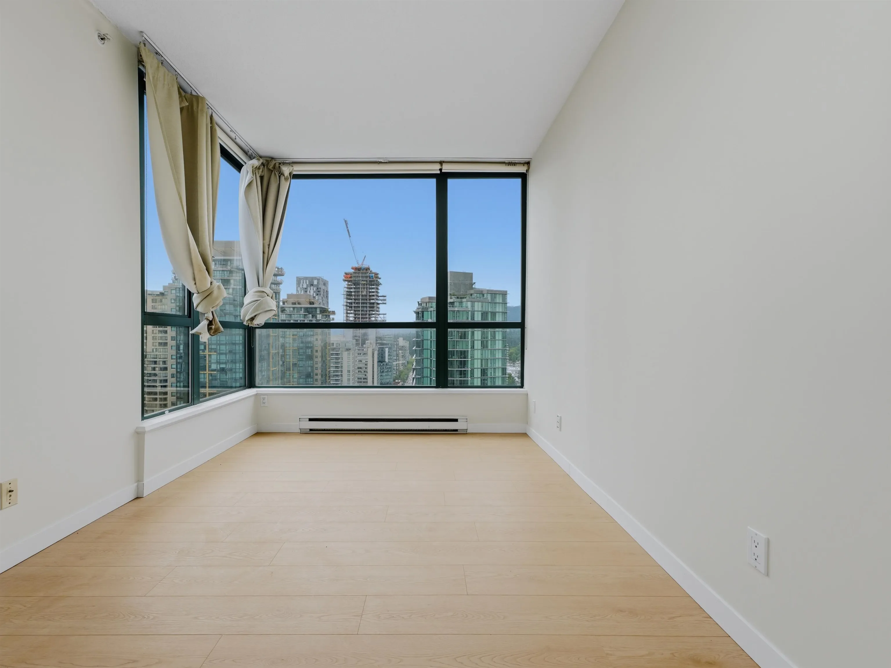 1239 W Georgia Street #2304