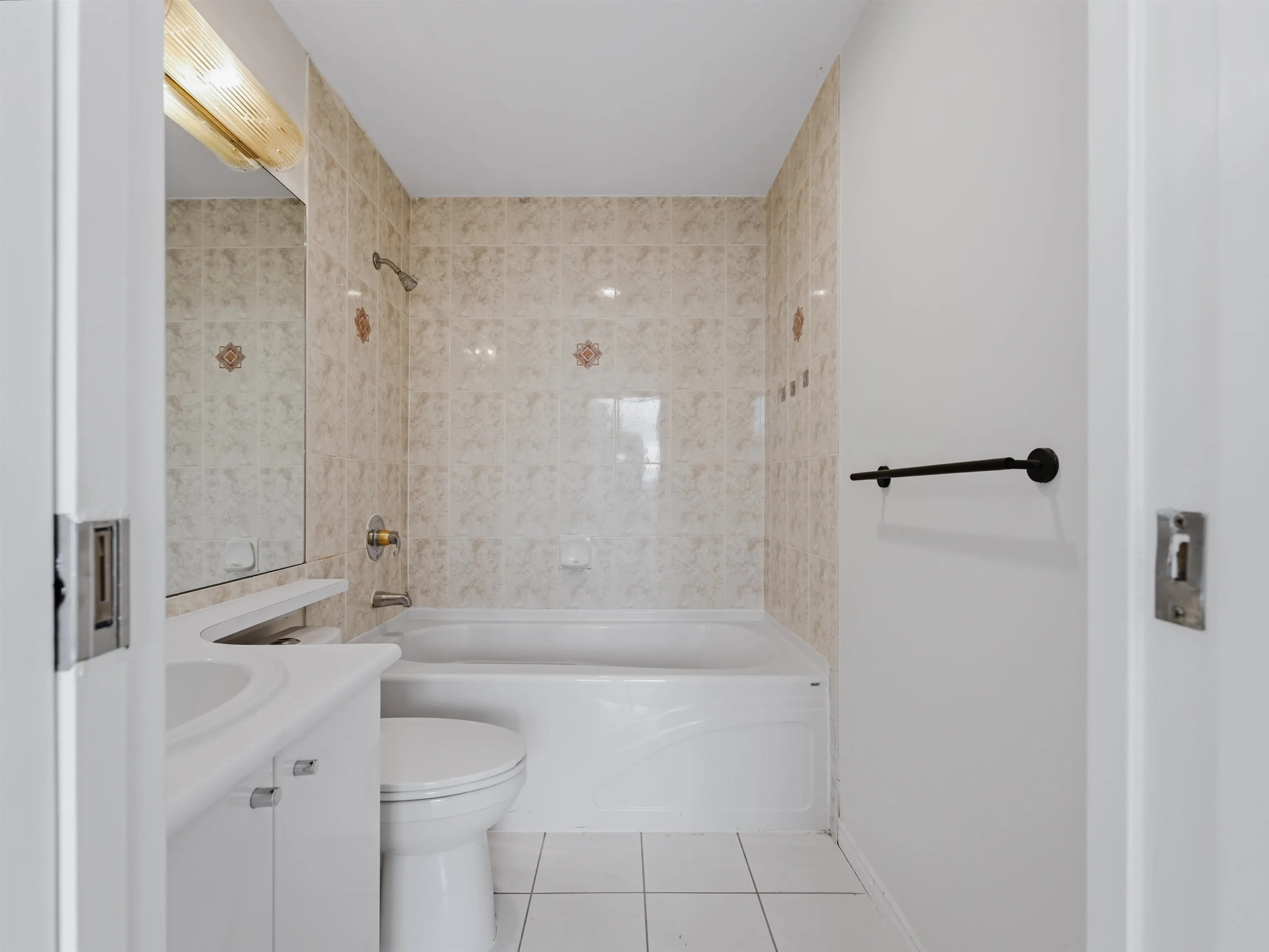 1239 W Georgia Street #2304