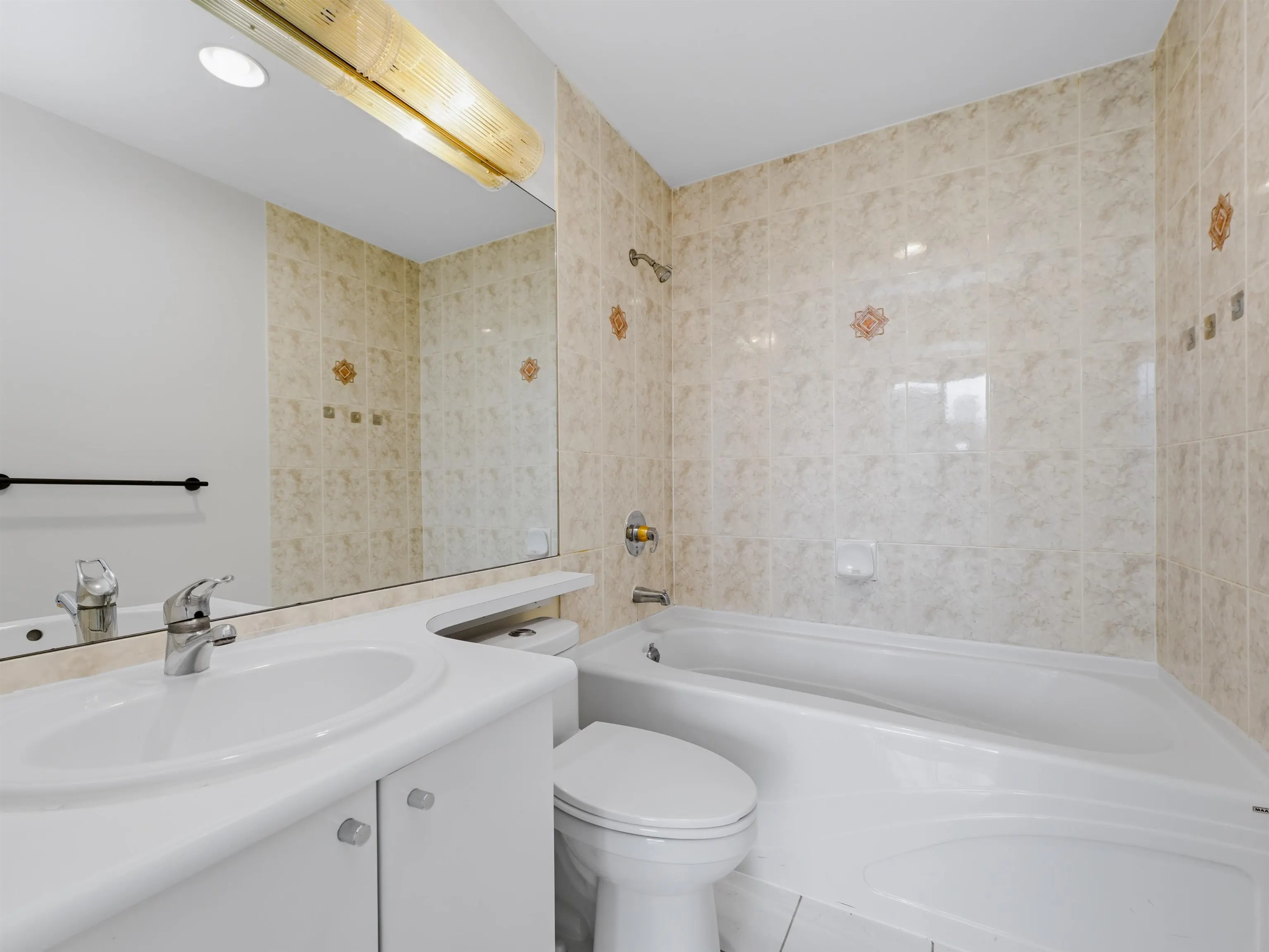 1239 W Georgia Street #2304