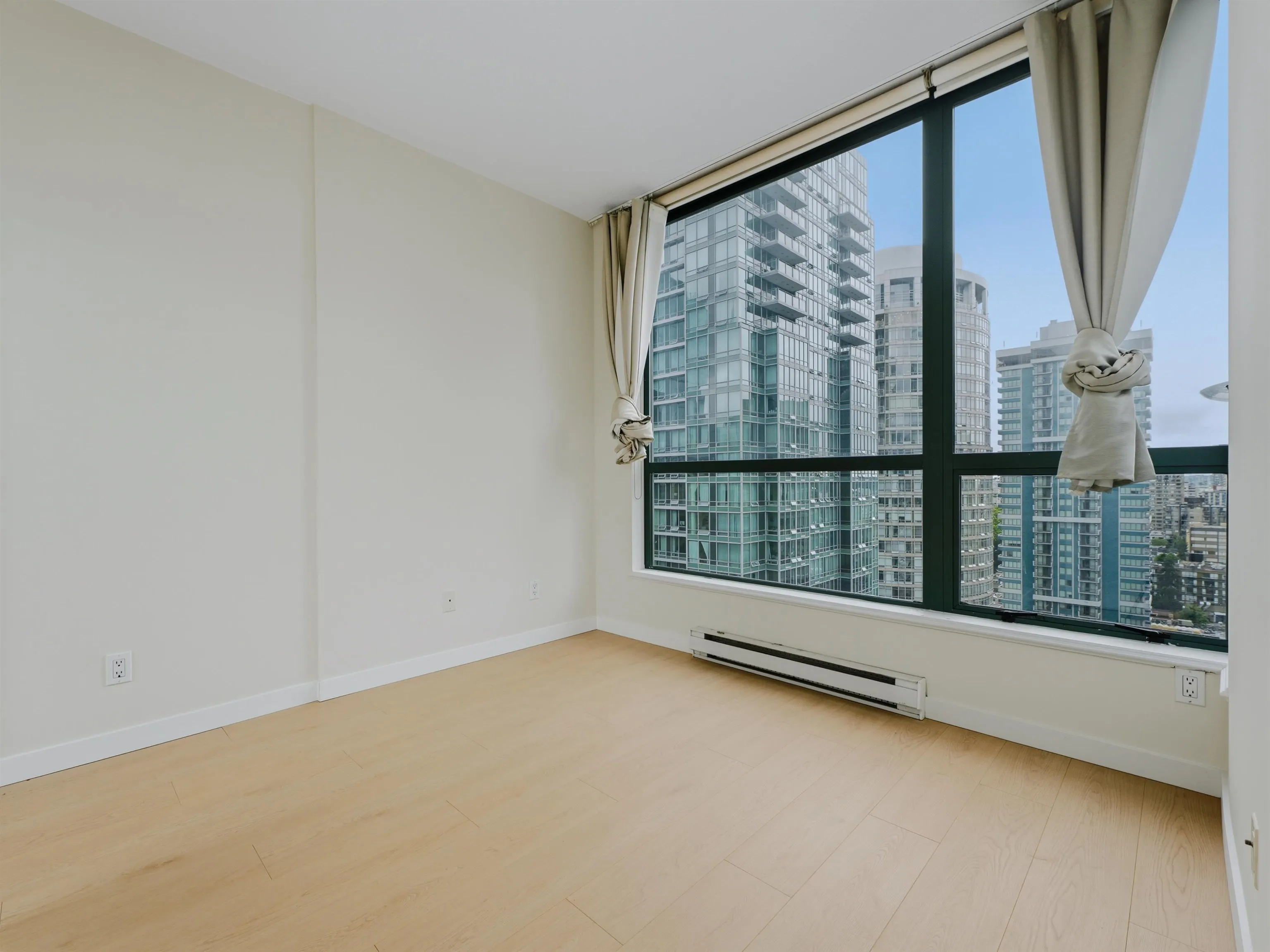 1239 W Georgia Street #2304