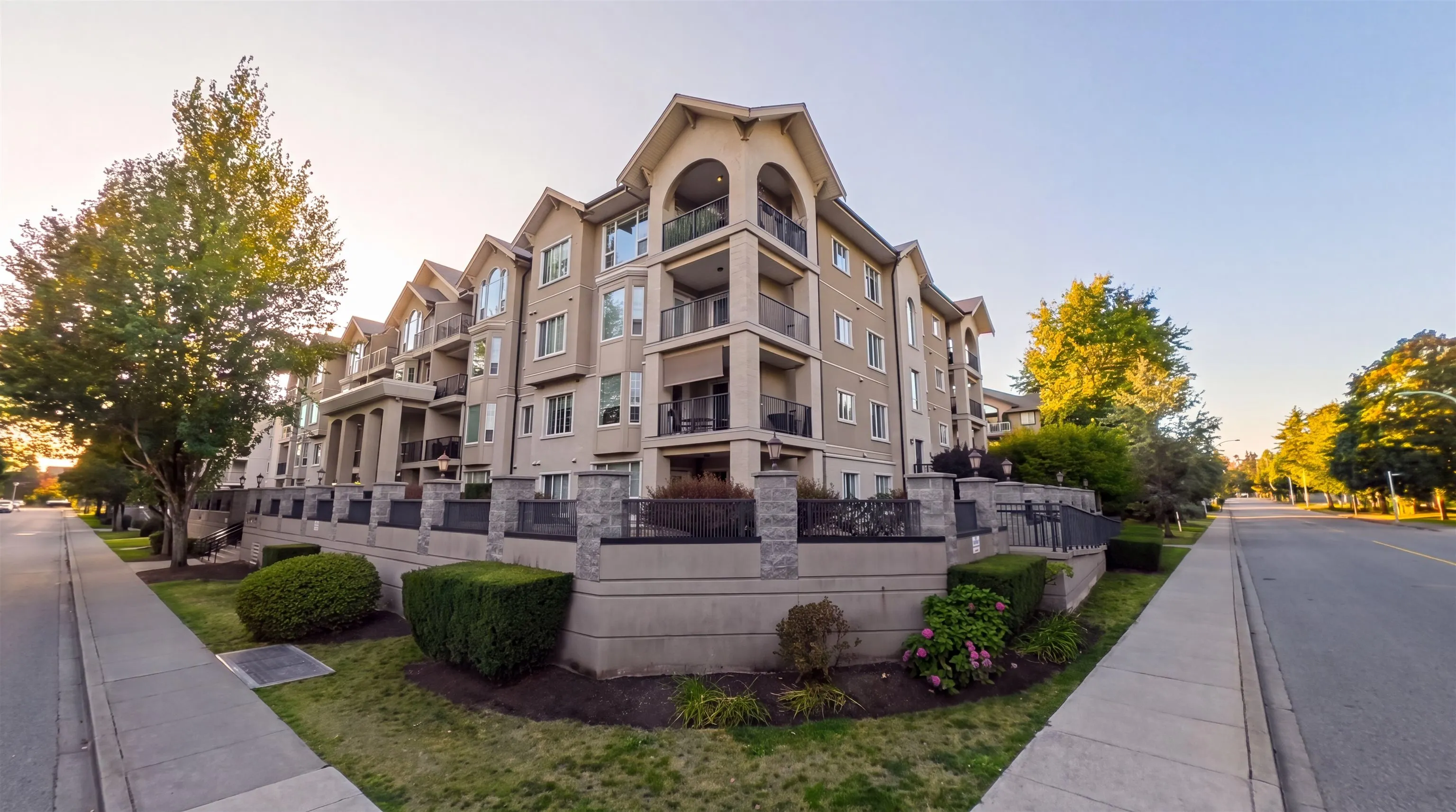 20281 53a Avenue #401