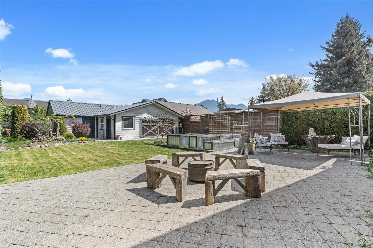 6464 Reid Road