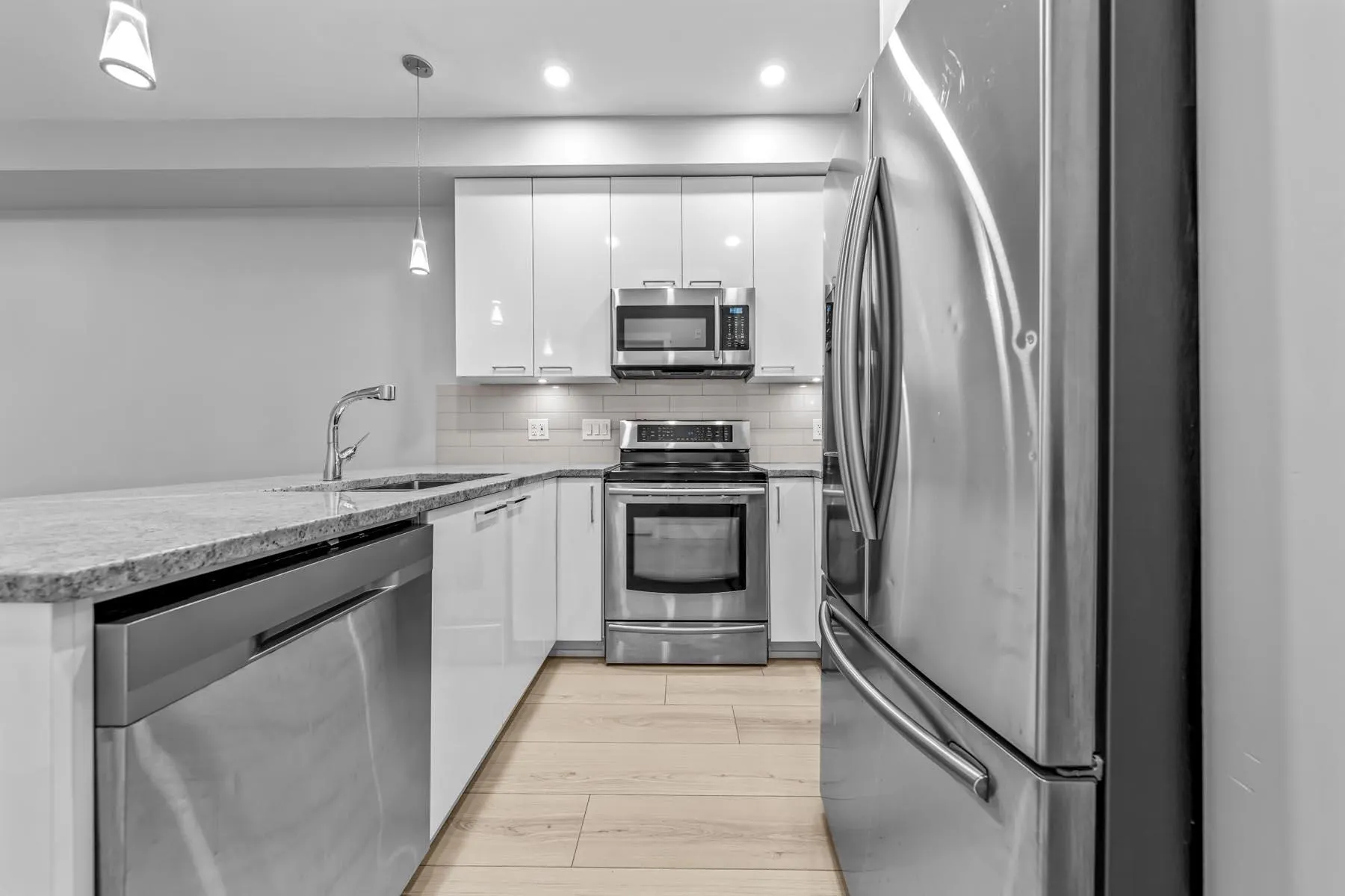 20175 53 Avenue #208