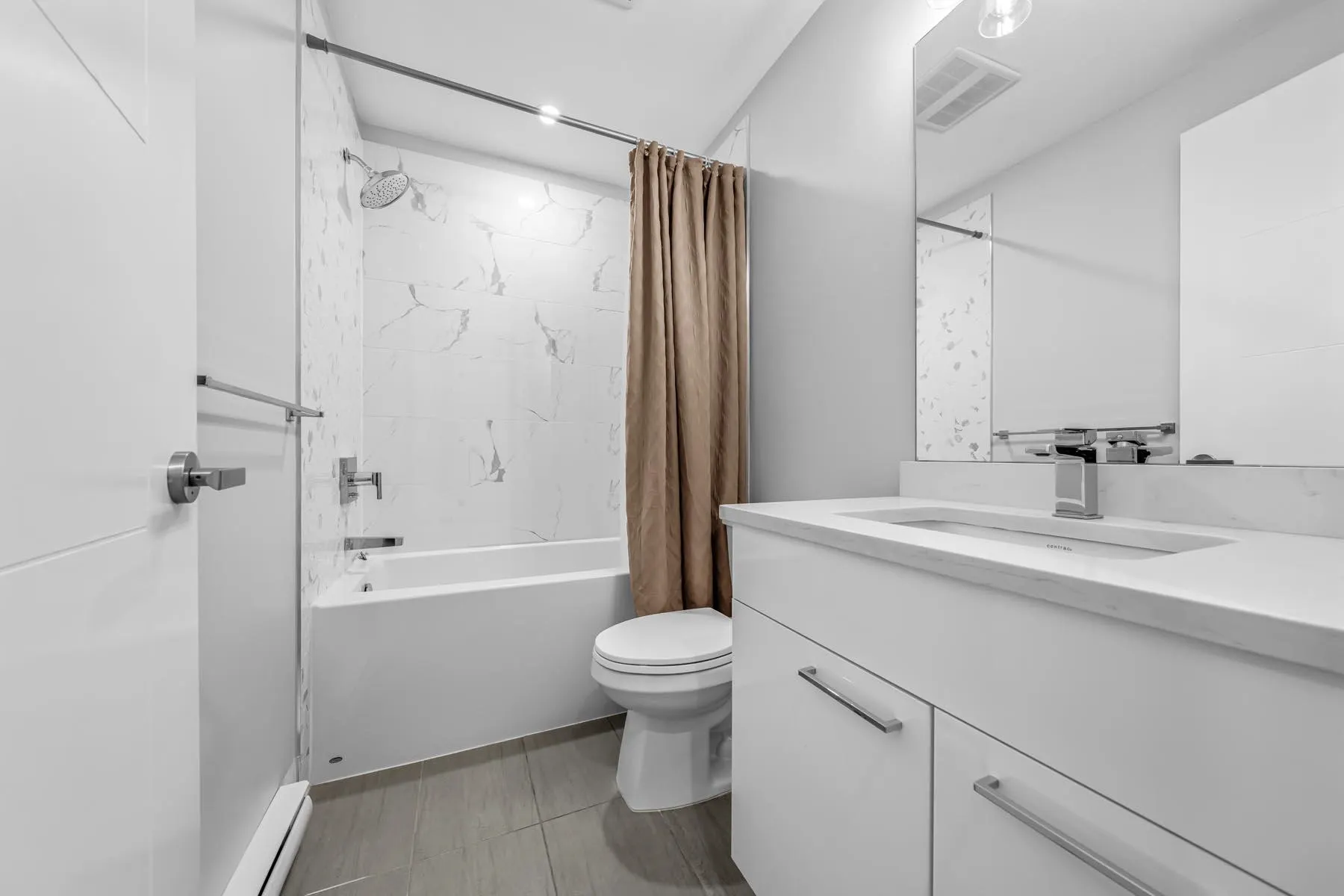 20175 53 Avenue #208