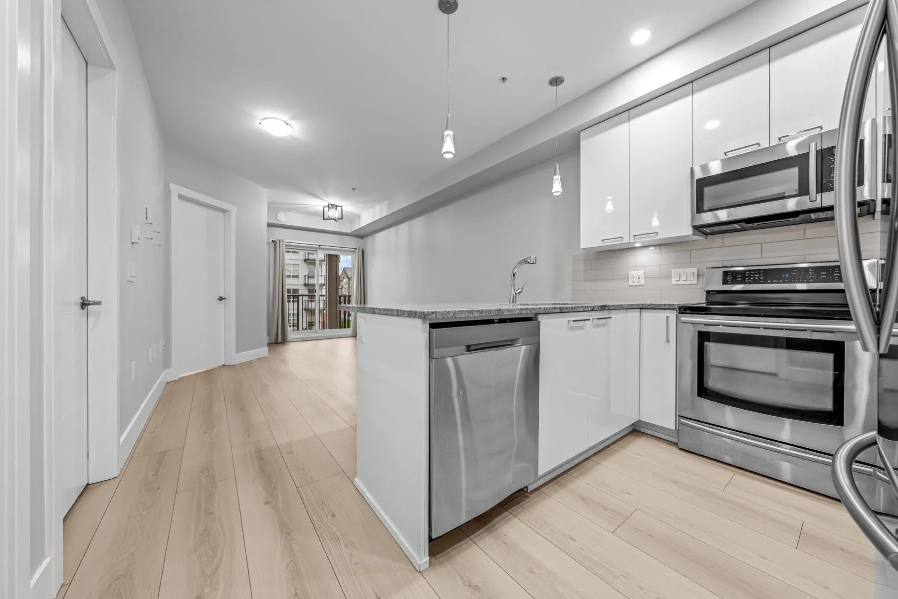 20175 53 Avenue #208