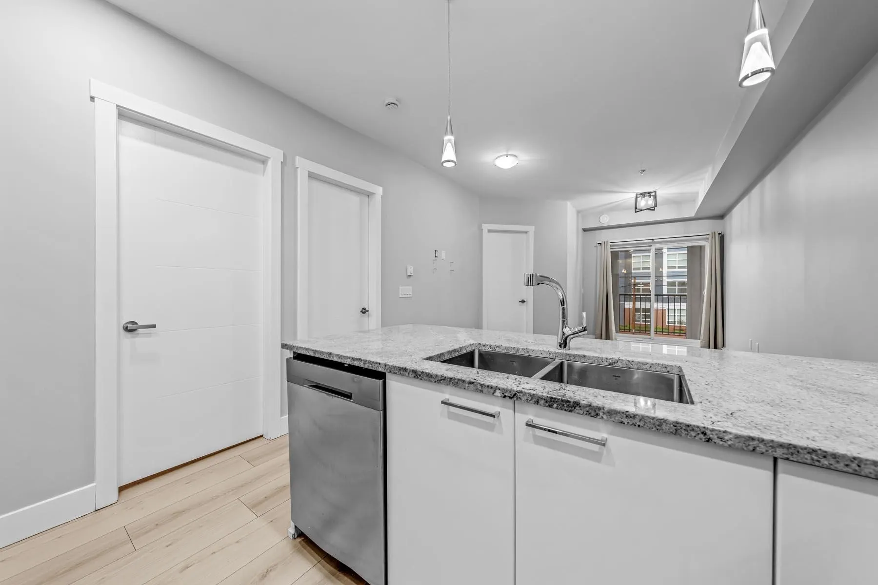 20175 53 Avenue #208