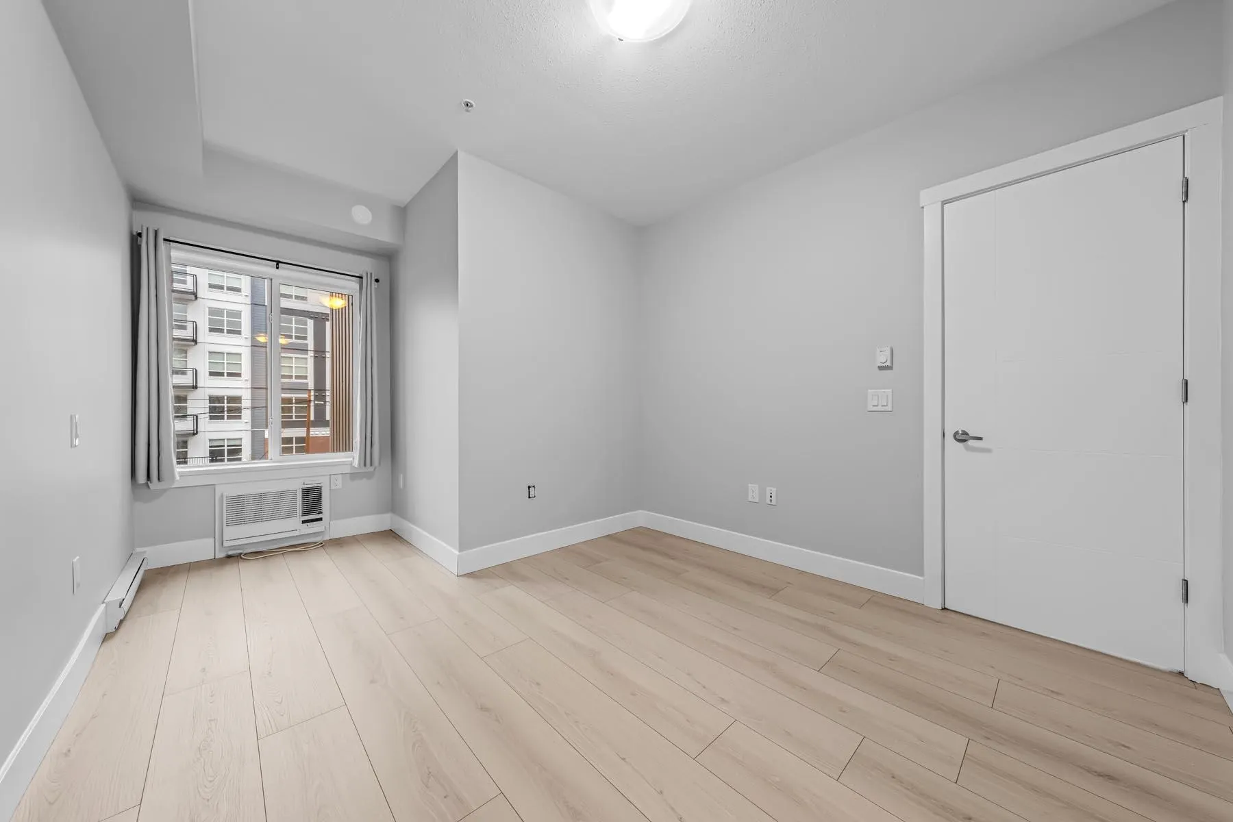 20175 53 Avenue #208